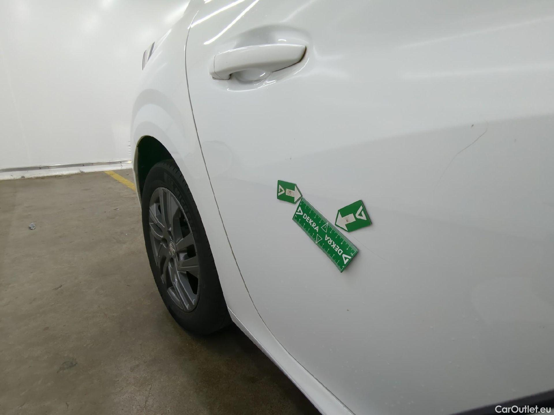  Peugeot  208 PEUGEOT  Affaire / 2019 / 5P / Berline 1.2 PT 100 S&S EAT8 Active Business R #12