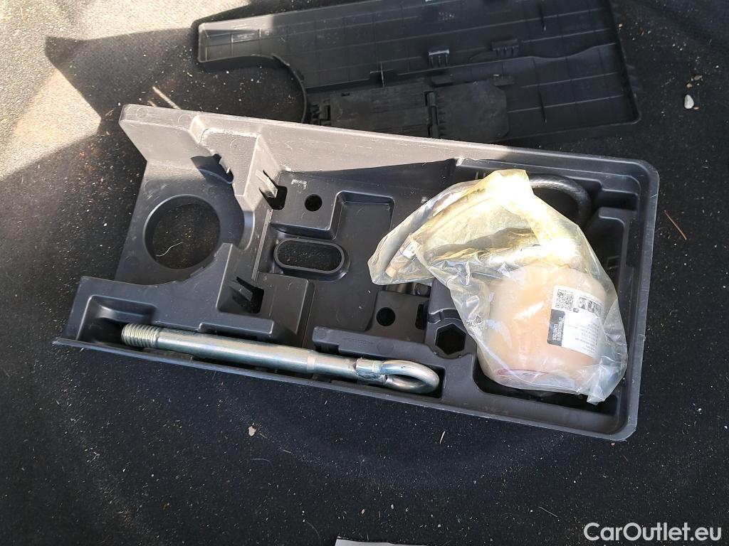  Peugeot  3008 PEUGEOT  / 2020 / 5P / todoterreno 1.2 PureTech 96KW S&S Active Pack EAT8 #1