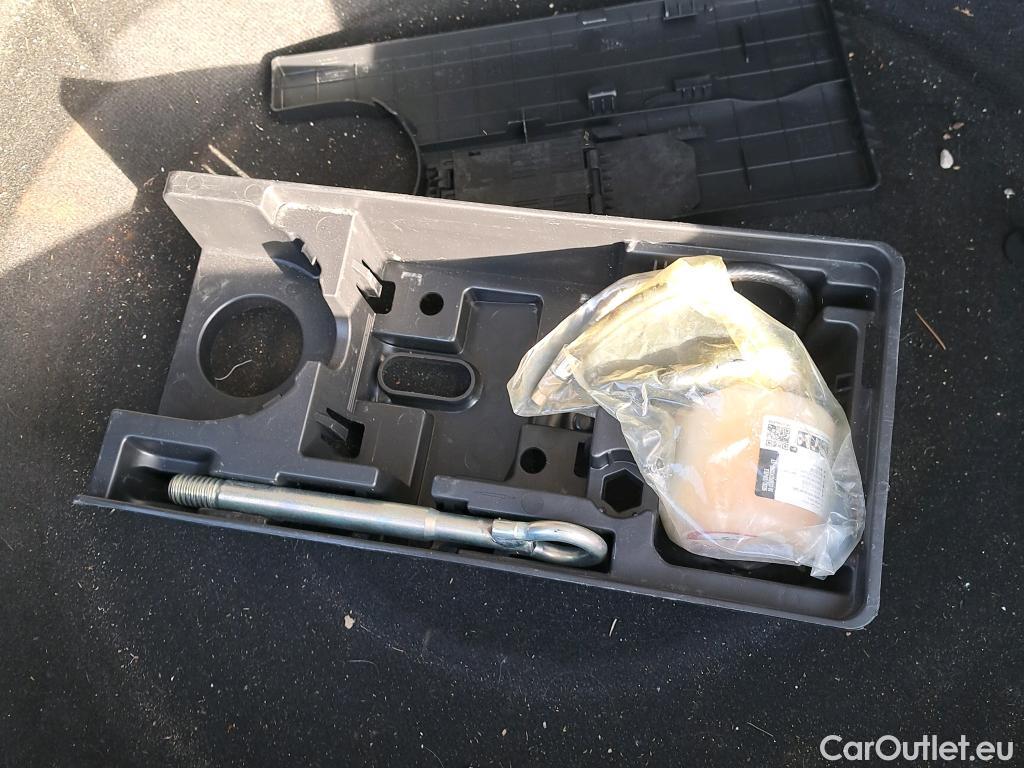  Peugeot  3008 PEUGEOT  / 2020 / 5P / todoterreno 1.2 PureTech 96KW S&S Active Pack EAT8 #2