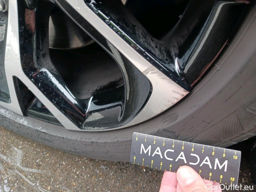  Toyota  C-HR TOYOTA  / 2019 / 5P / todoterreno 2.0 180H Advance #2