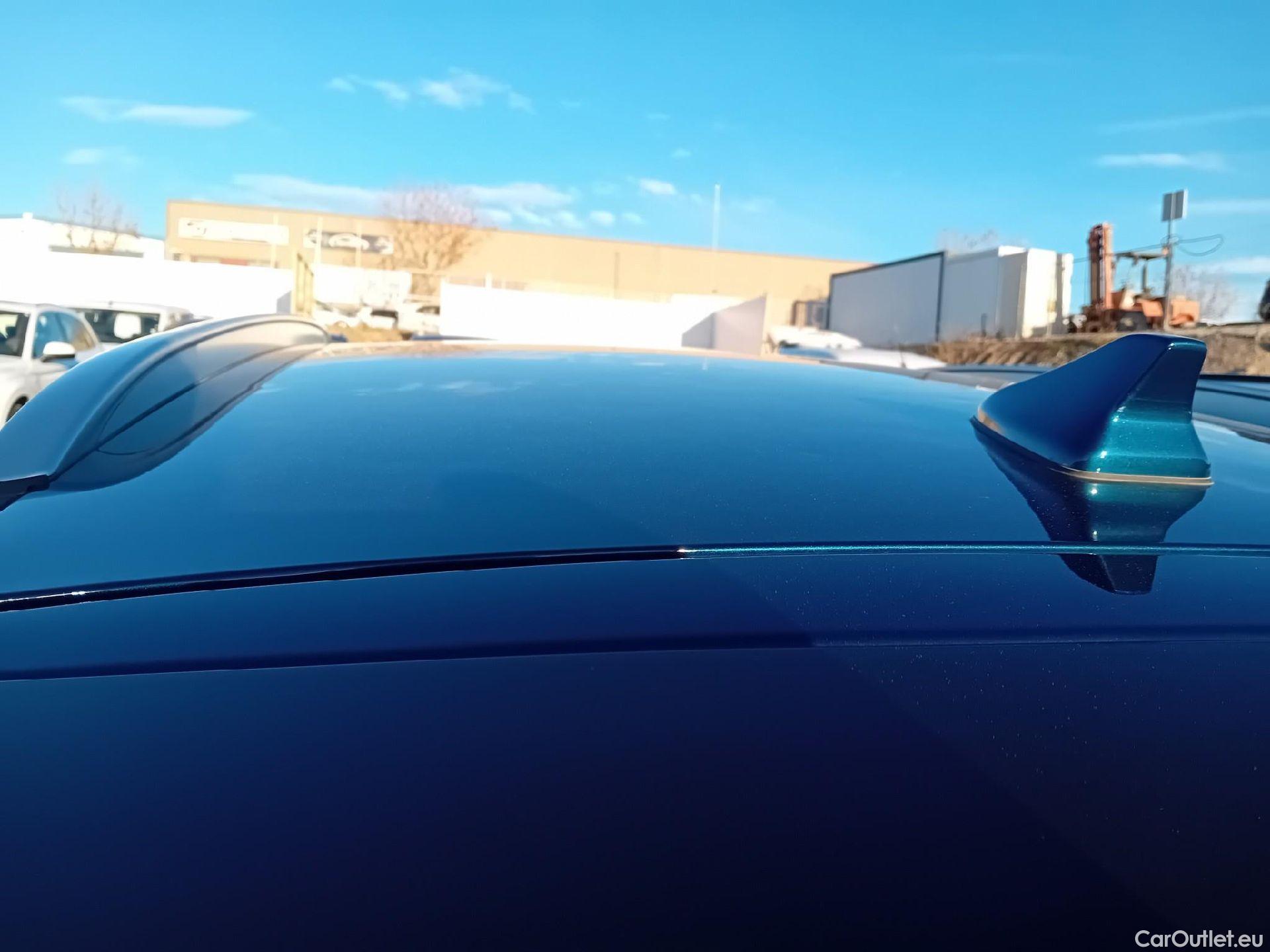  KIA  Niro KIA  / 2019 / 5P / crossover 1.6 GDi PHEV 104kW (141CV) Drive #30