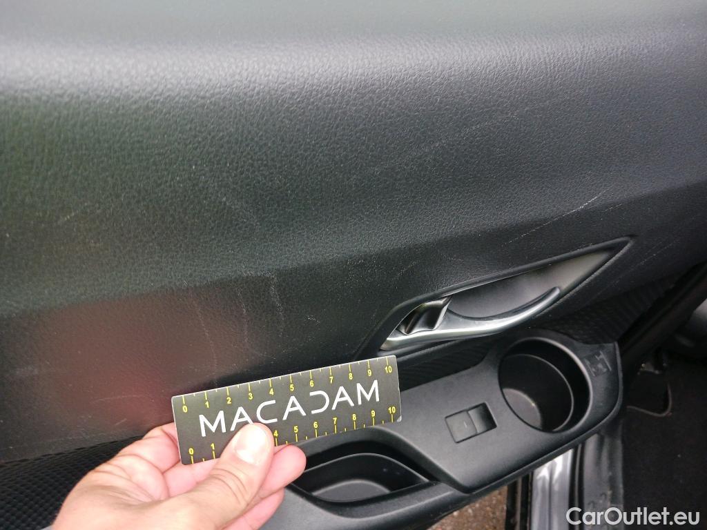  Toyota  C-HR TOYOTA  / 2019 / 5P / todoterreno 2.0 180H Advance #17