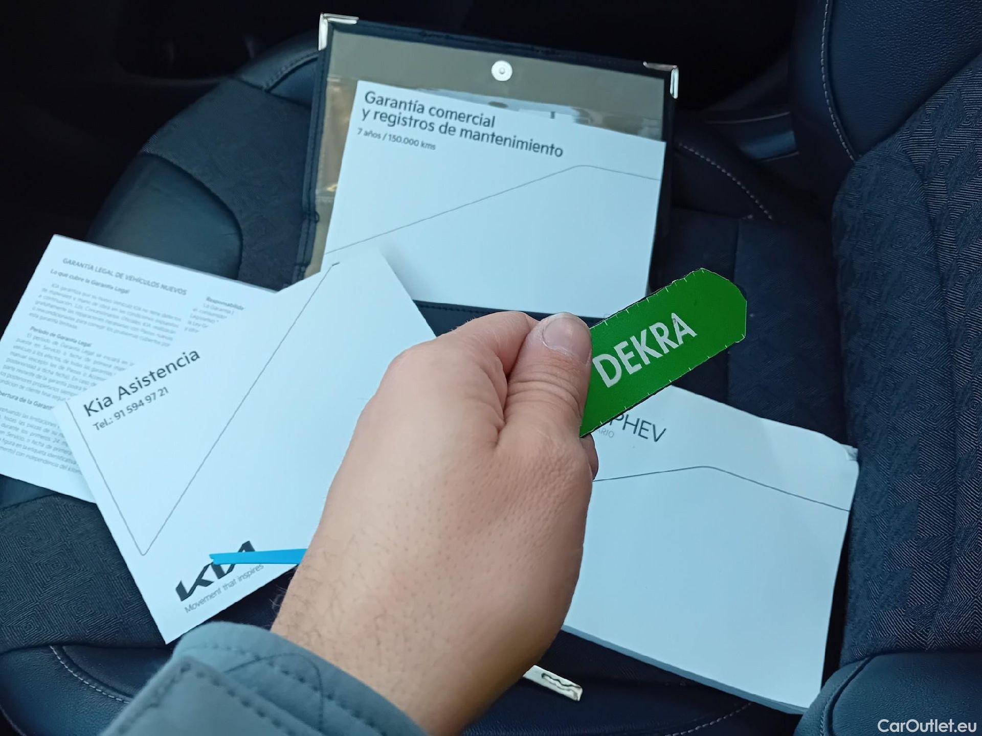  KIA  Niro KIA  / 2019 / 5P / crossover 1.6 GDi PHEV 104kW (141CV) Drive #52