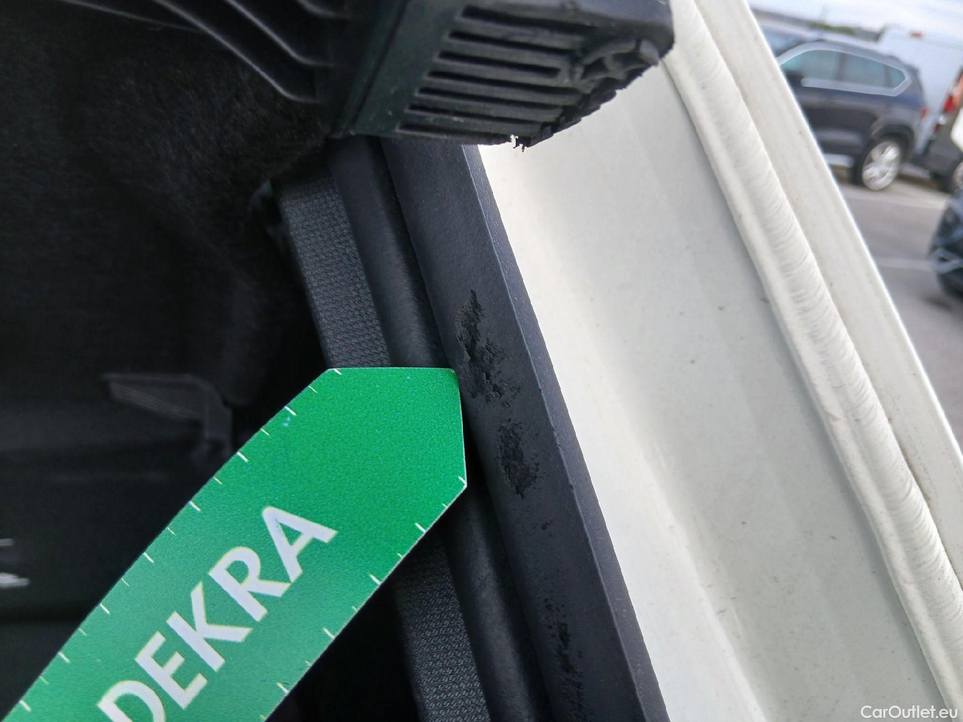  Mercedes  GLA MERCEDES-BENZ  / 2020 / 5P / todoterreno  200 D #7