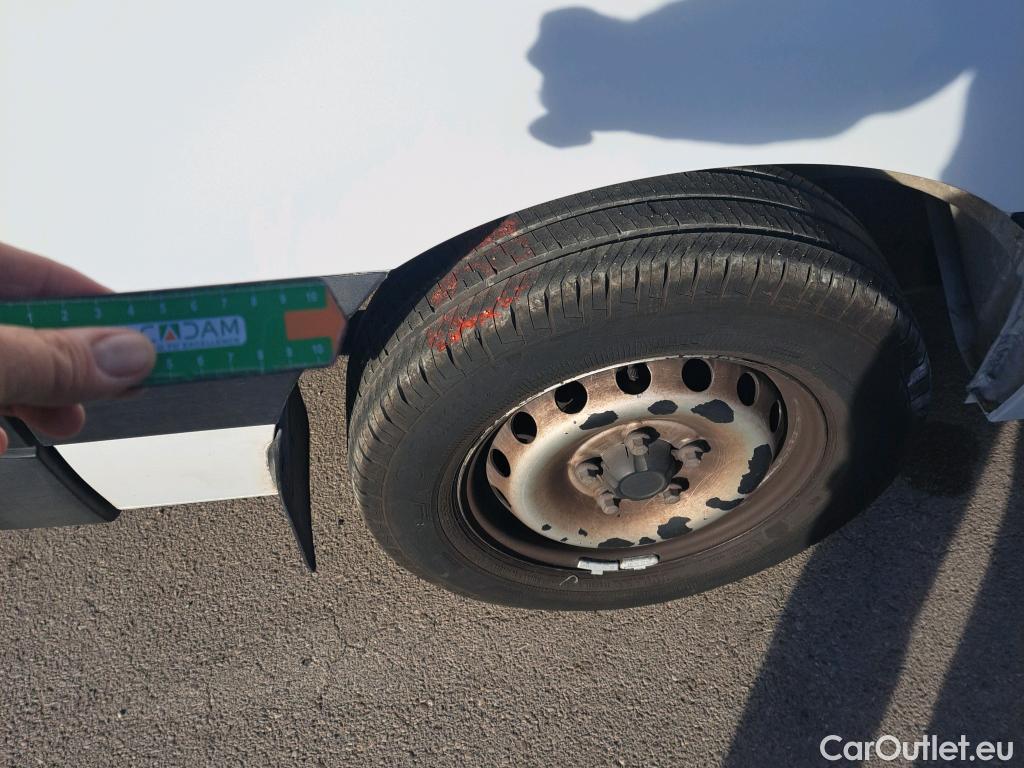  Nissan  NV400 NISSAN  / 2011 / 4P / furgón L2H2 3,5T 2.3dCi 110kW FWD Optima #50