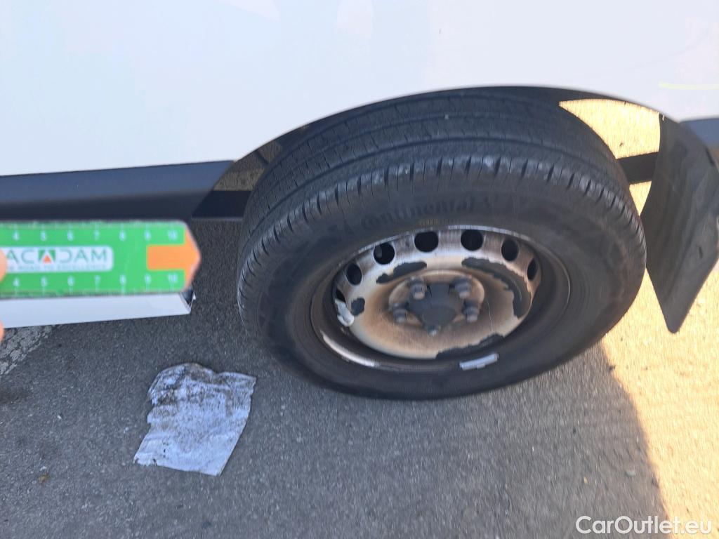  Nissan  NV400 NISSAN  / 2011 / 4P / furgón L2H2 3,5T 2.3dCi 110kW FWD Optima #54