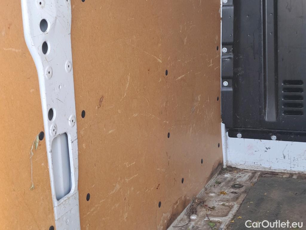  Nissan  NV400 NISSAN  / 2011 / 4P / furgón L2H2 3,5T 2.3dCi 110kW FWD Optima #33