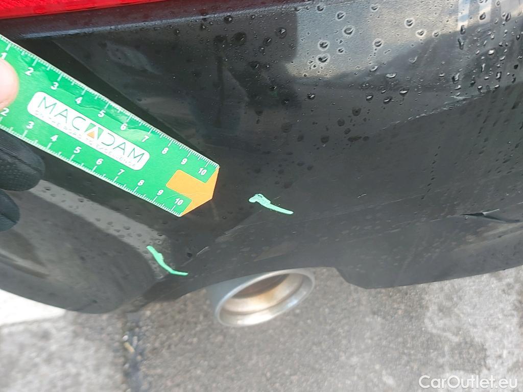  Bmw  Serie 1 BMW  / 2019 / 5P / berlina con portón 118i #9