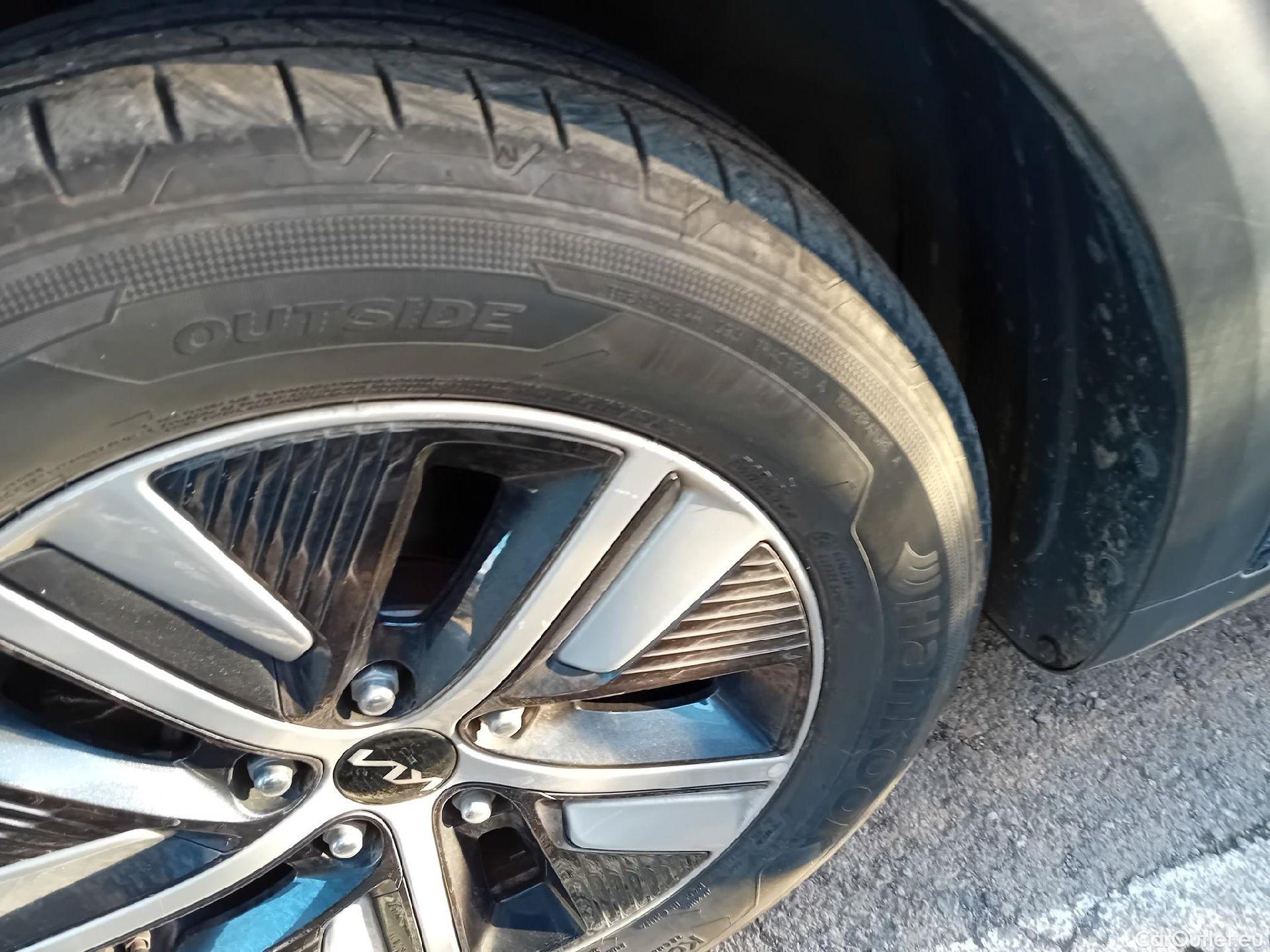  KIA  Niro KIA  / 2019 / 5P / crossover 1.6 GDi PHEV 104kW (141CV) Drive #10