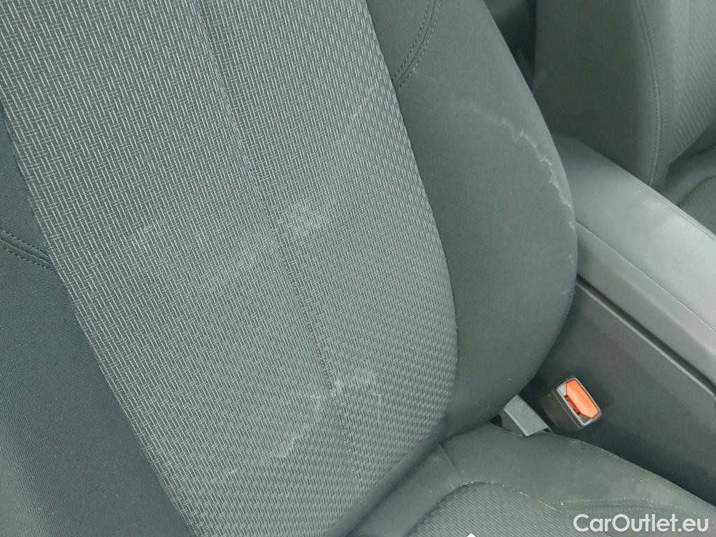  Bmw  Serie 1 BMW  / 2019 / 5P / berlina con portón 118i #6