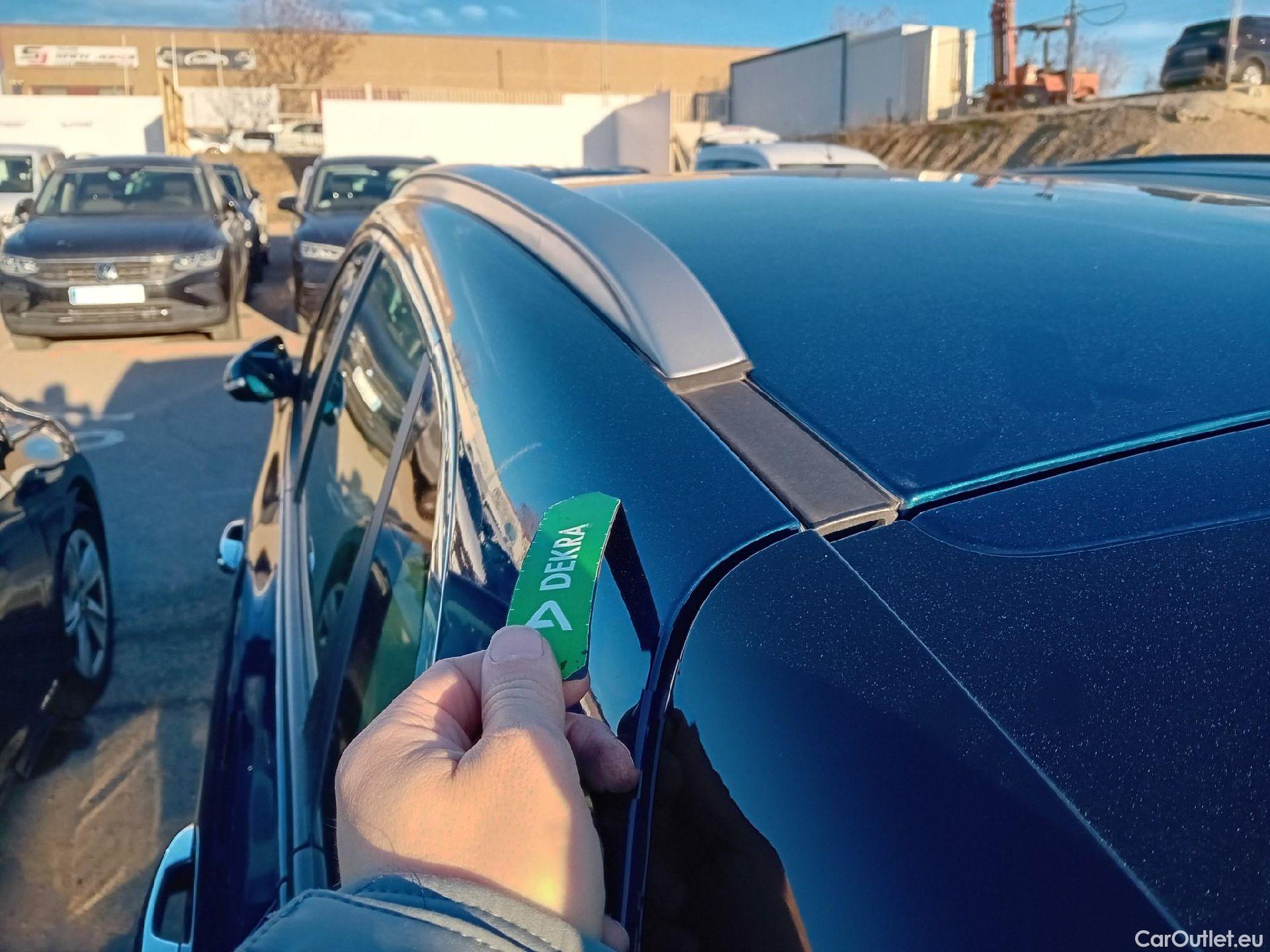  KIA  Niro KIA  / 2019 / 5P / crossover 1.6 GDi PHEV 104kW (141CV) Drive #34