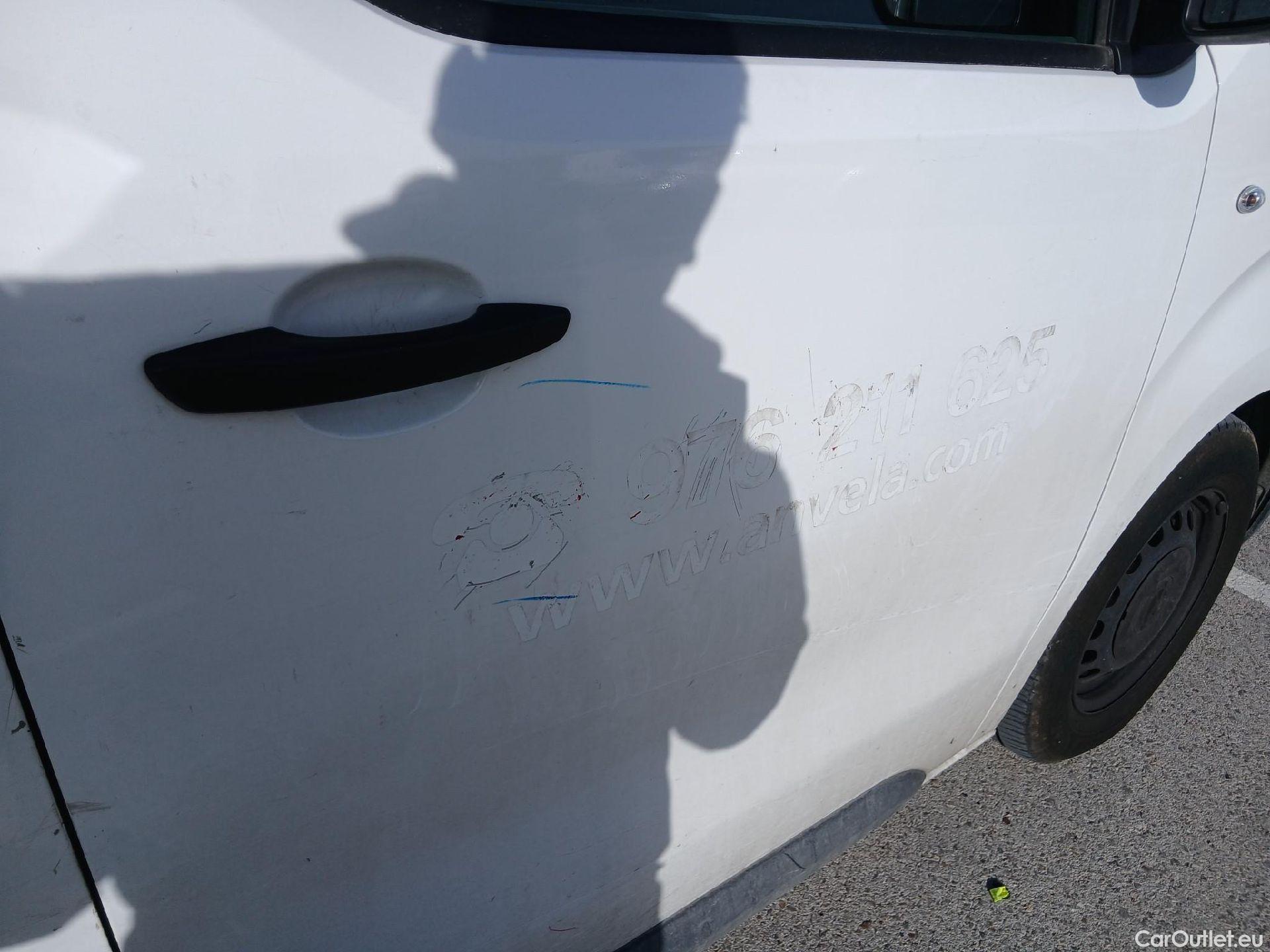  Opel  Vivaro OPEL  / 2019 / 4P / furgón 1.5 Diésel 88kW (120CV) M Std Select #36