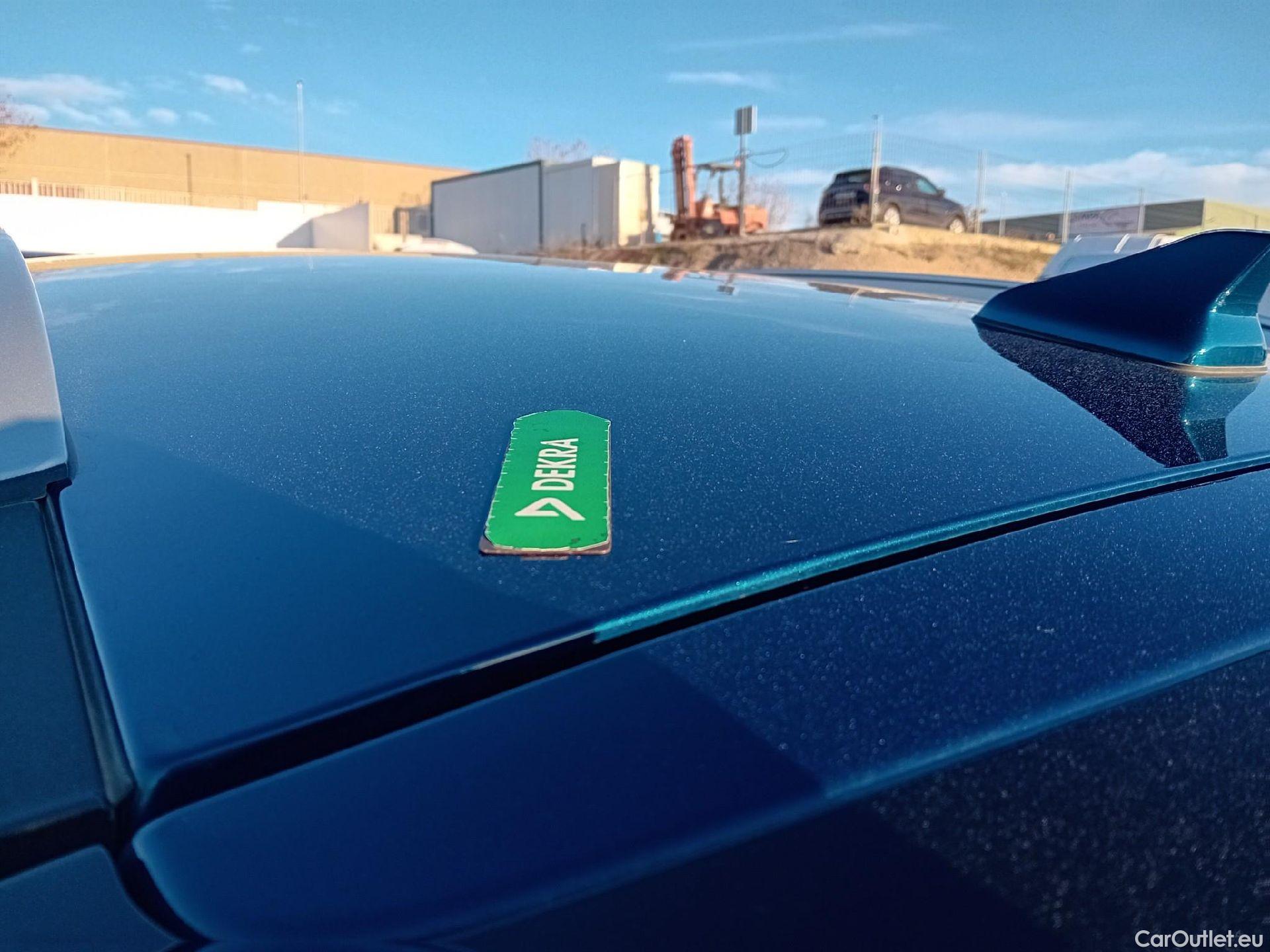  KIA  Niro KIA  / 2019 / 5P / crossover 1.6 GDi PHEV 104kW (141CV) Drive #33