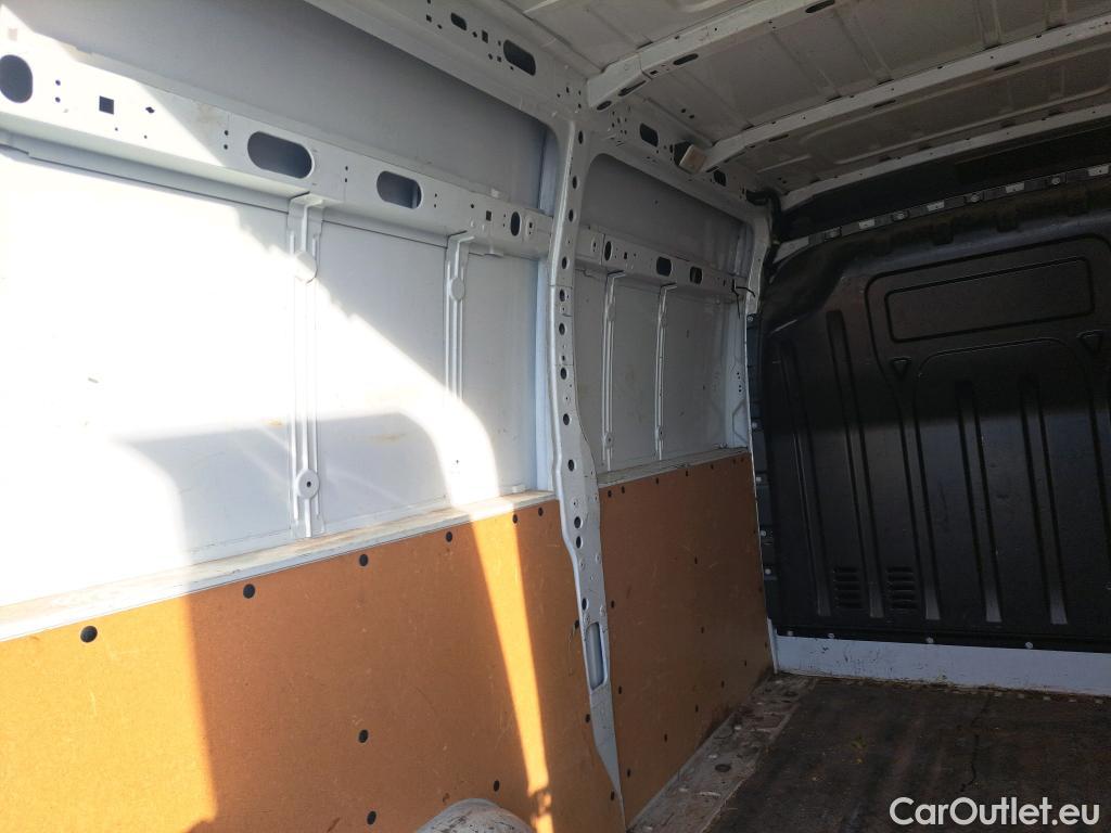  Nissan  NV400 NISSAN  / 2011 / 4P / furgón L2H2 3,5T 2.3dCi 110kW FWD Optima #64