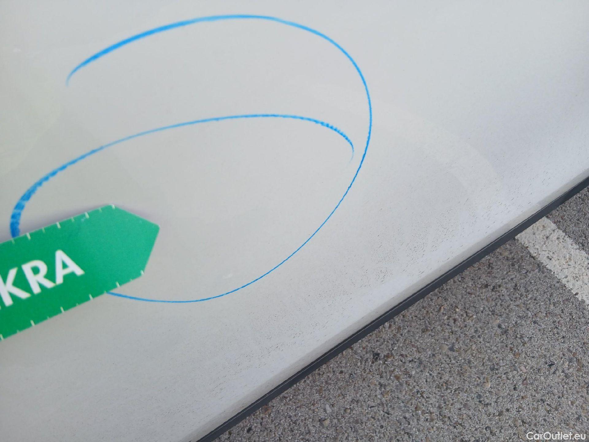  Mercedes  GLA MERCEDES-BENZ  / 2020 / 5P / todoterreno  200 D #21