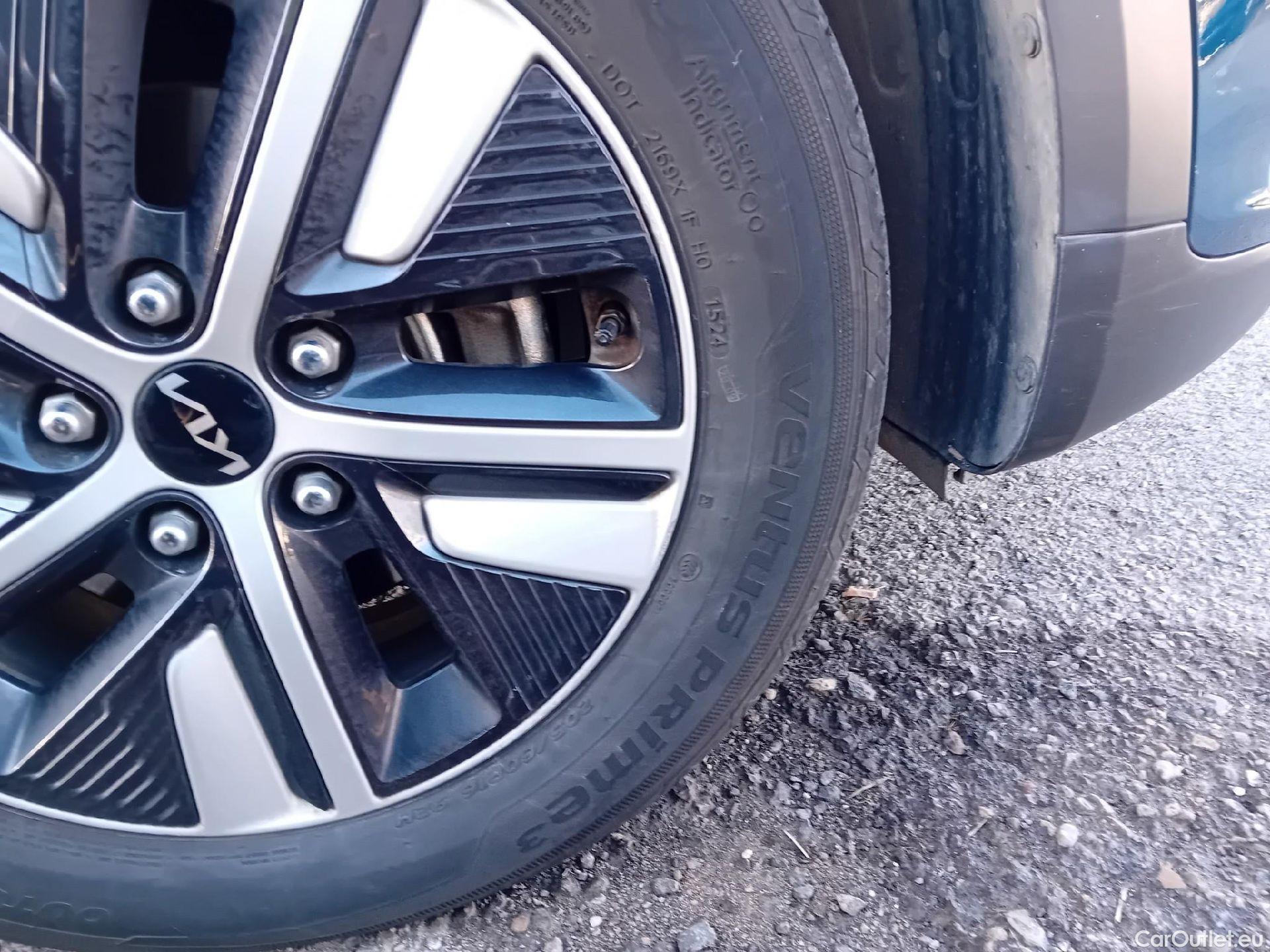  KIA  Niro KIA  / 2019 / 5P / crossover 1.6 GDi PHEV 104kW (141CV) Drive #49