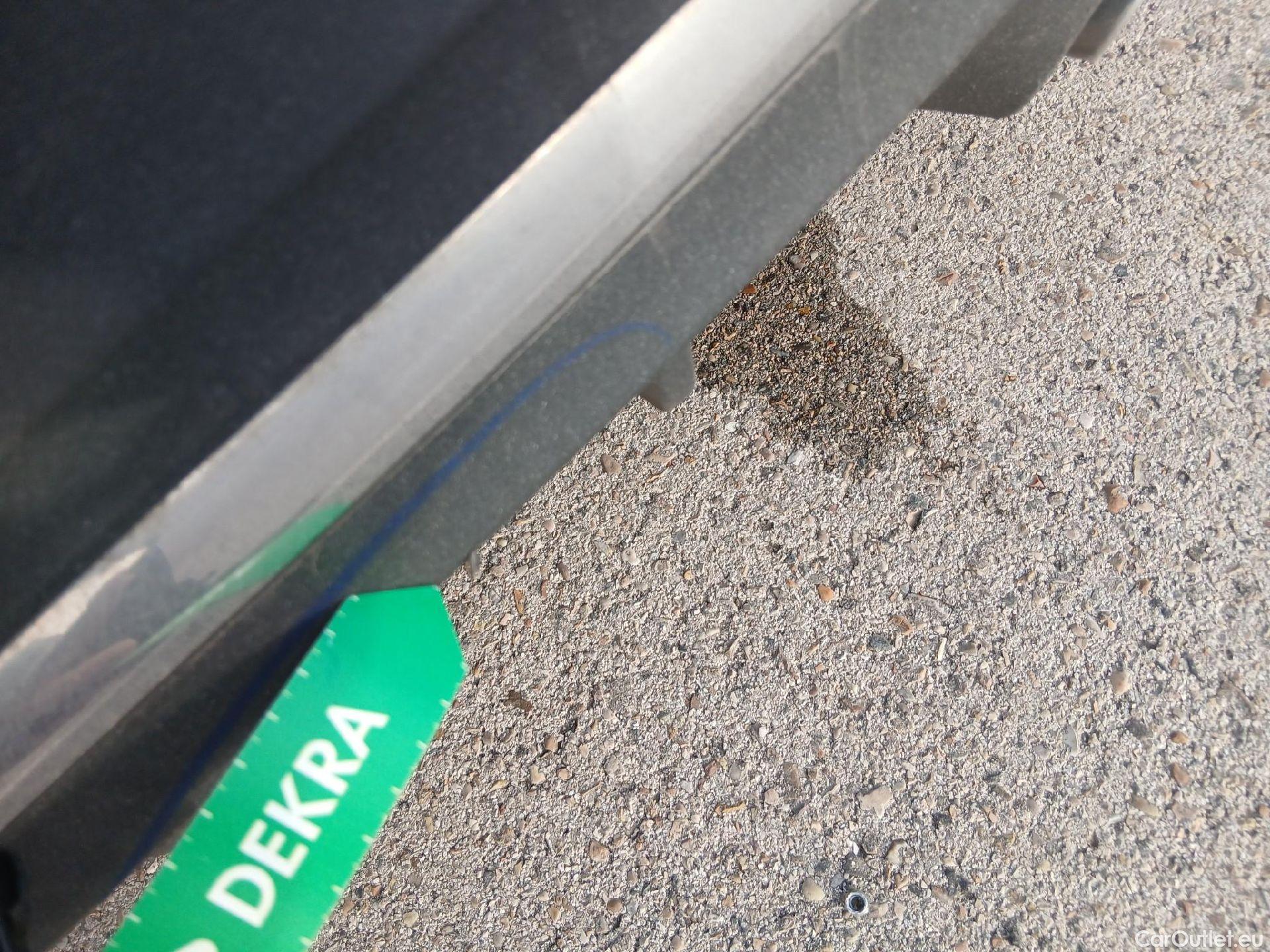  Mercedes  GLA MERCEDES-BENZ  / 2020 / 5P / todoterreno  200 D #29