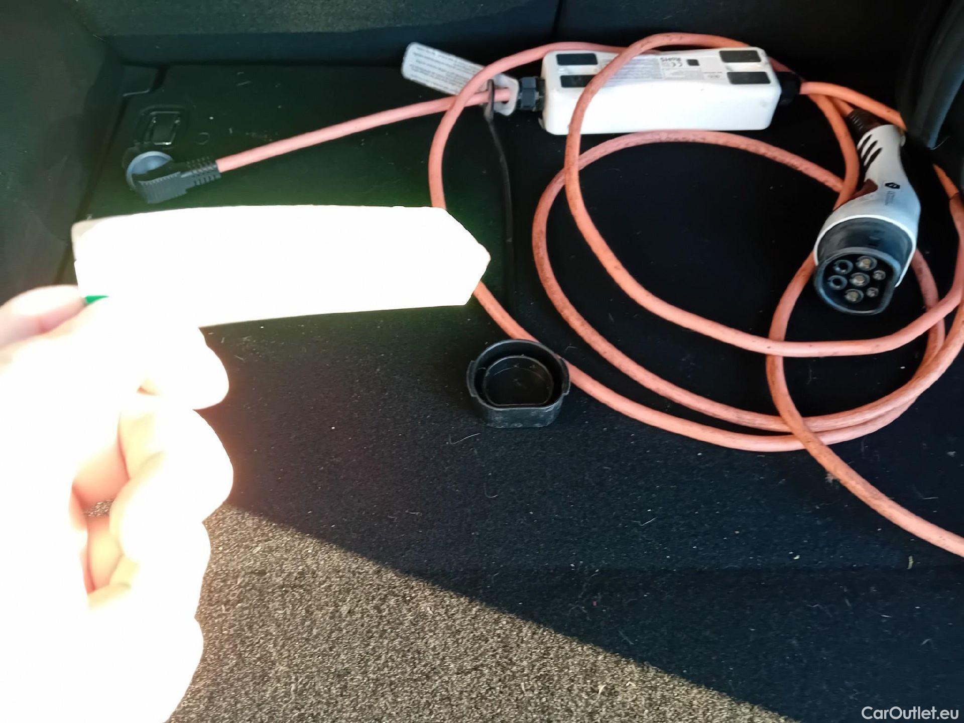  KIA  Niro KIA  / 2019 / 5P / crossover 1.6 GDi PHEV 104kW (141CV) Drive #53