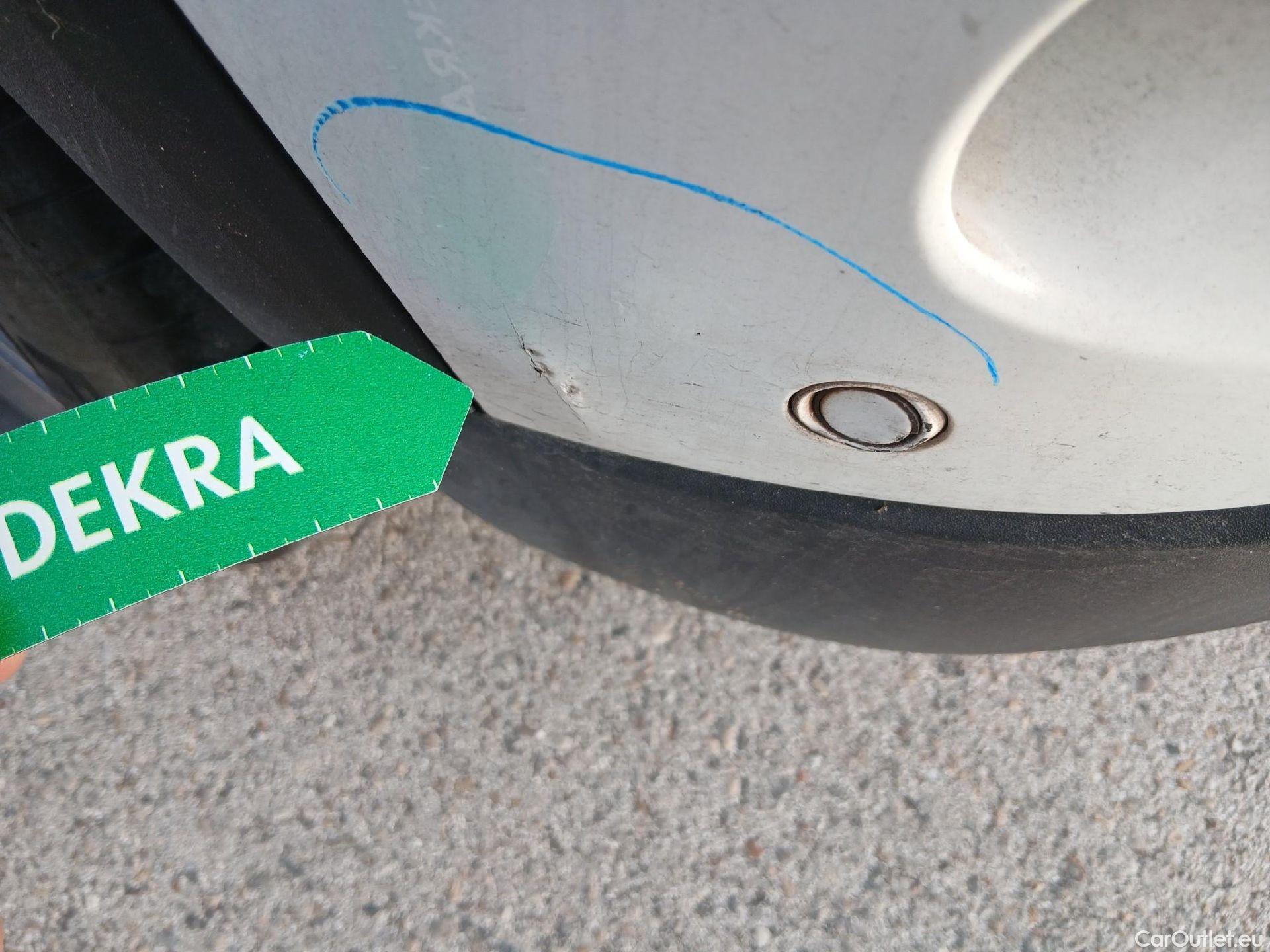  Mercedes  GLA MERCEDES-BENZ  / 2020 / 5P / todoterreno  200 D #25