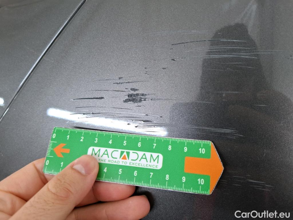  Peugeot  3008 PEUGEOT  / 2020 / 5P / SUV 1.6 HYBRID 225 E-EAT8 Allure #9