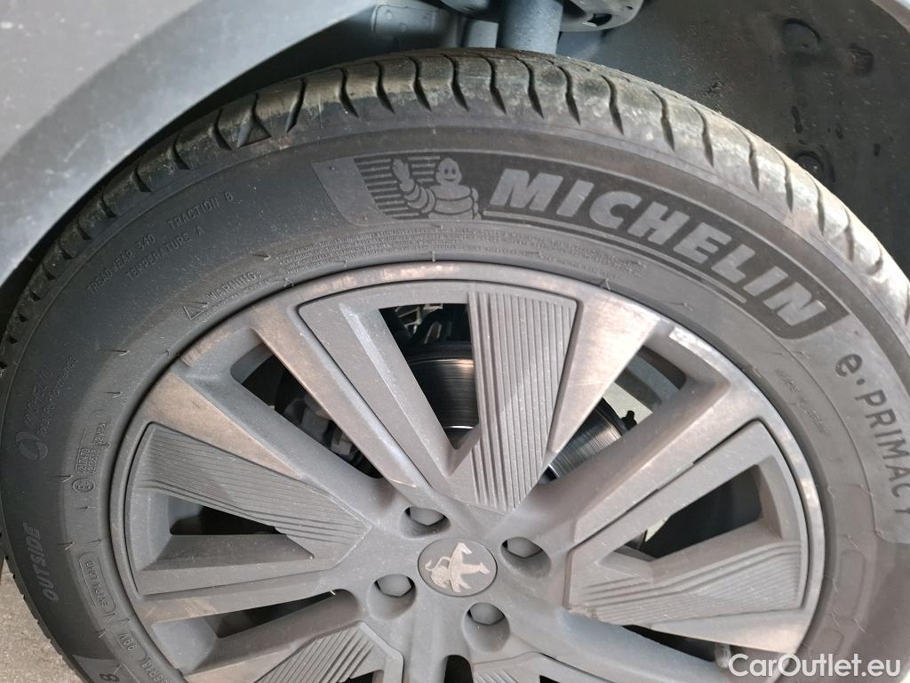  Peugeot  2008  GT 1.2 PureTech 155CV BVA8 E6d #32