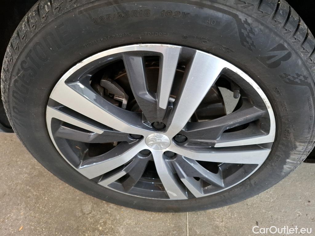  Peugeot  3008 PEUGEOT  / 2020 / 5P / SUV 1.6 HYBRID 225 E-EAT8 Allure #18