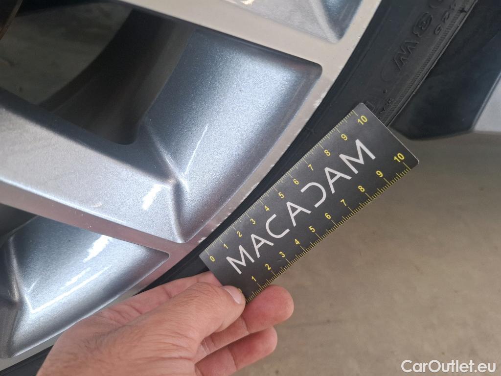  Mercedes  CLA-Klasse CLA Shooting Brake 250 e Progressive Line / Options 6000 € #21