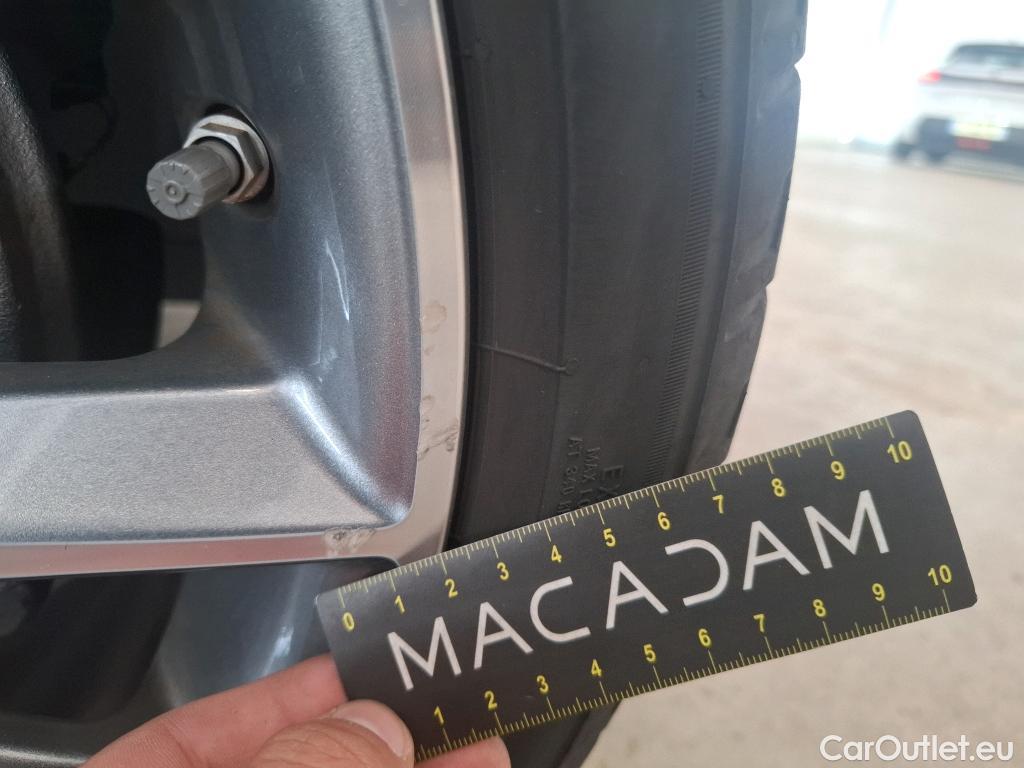  Mercedes  CLA-Klasse CLA Shooting Brake 250 e Progressive Line / Options 6000 € #13