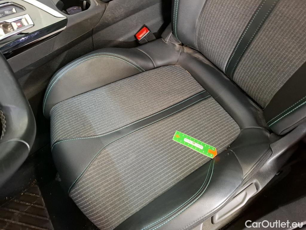  Peugeot  3008 PEUGEOT  / 2020 / 5P / SUV 1.6 HYBRID 225 E-EAT8 Allure #6