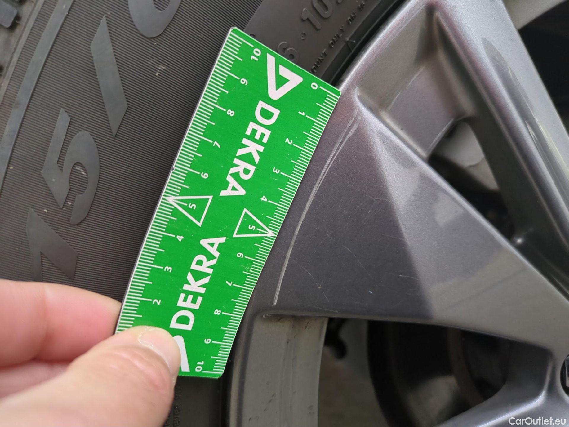  Peugeot  2008  Active Pack 1.2 PureTech 130CV BVA8 E6d #19