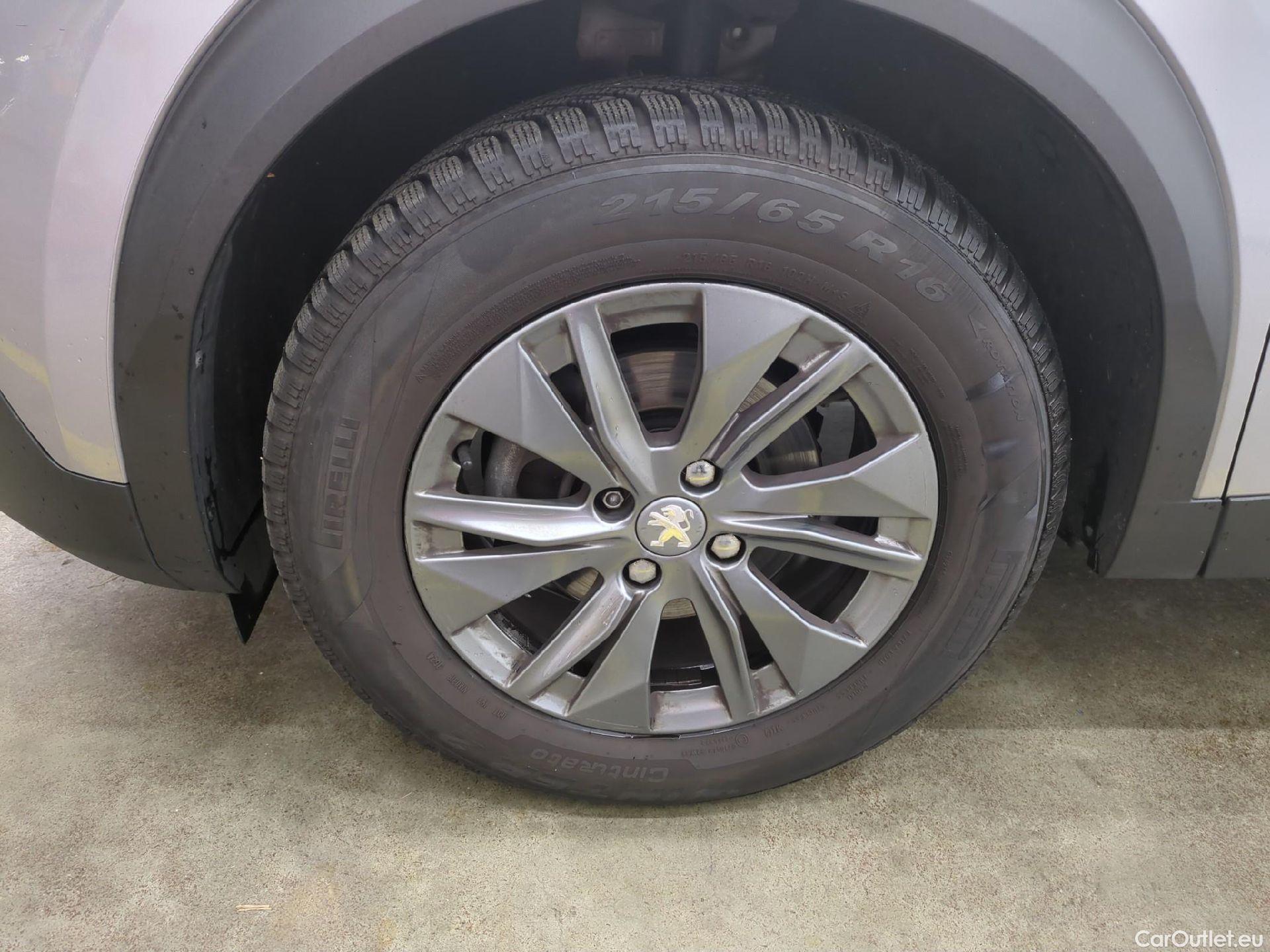  Peugeot  2008  Active Pack 1.2 PureTech 130CV BVA8 E6d #1