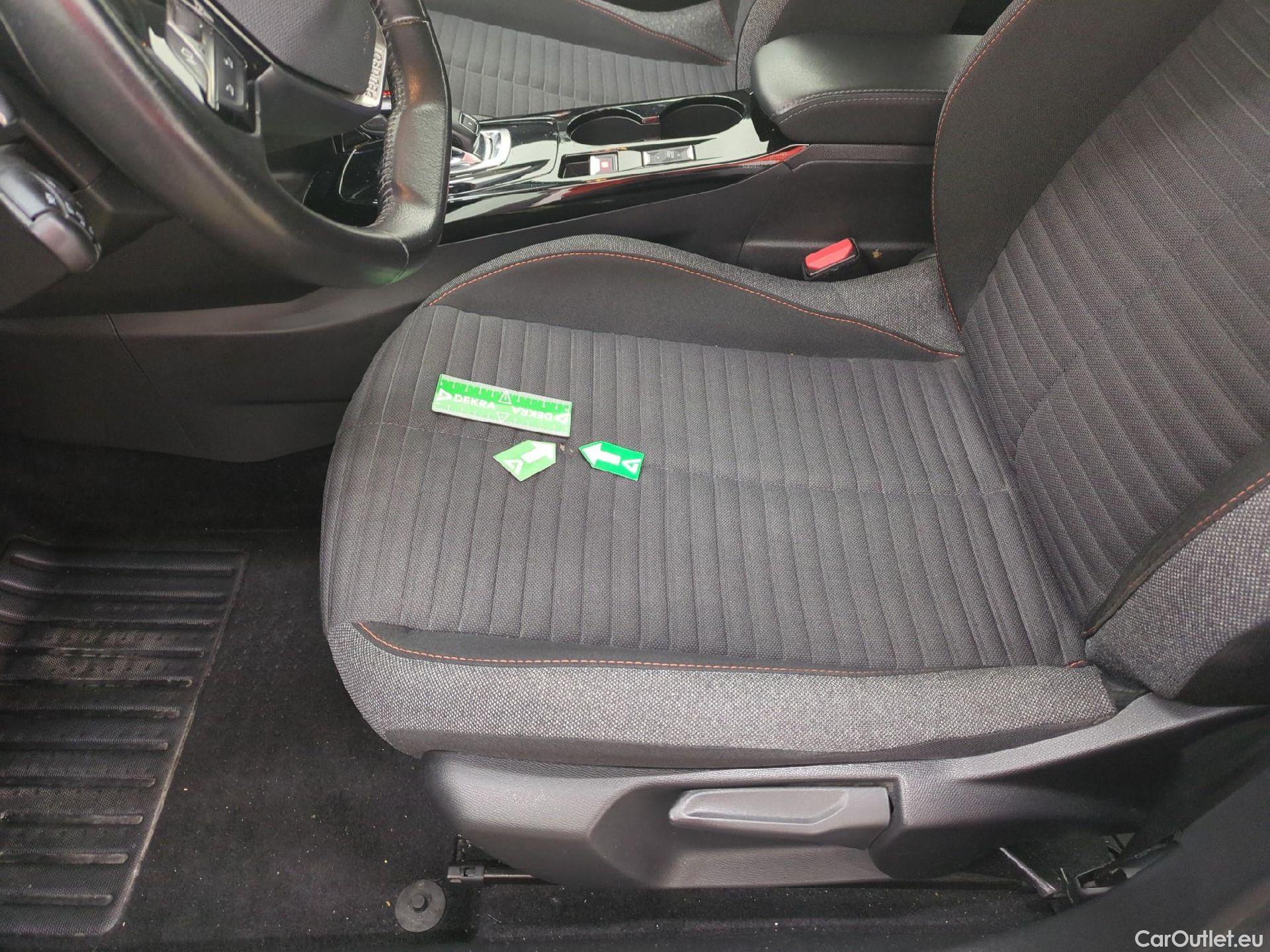  Peugeot  2008  Active Pack 1.2 PureTech 130CV BVA8 E6d #5