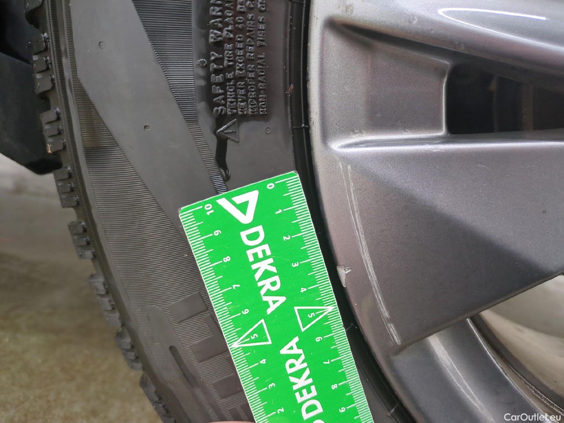  Peugeot  2008  Active Pack 1.2 PureTech 130CV BVA8 E6d #11