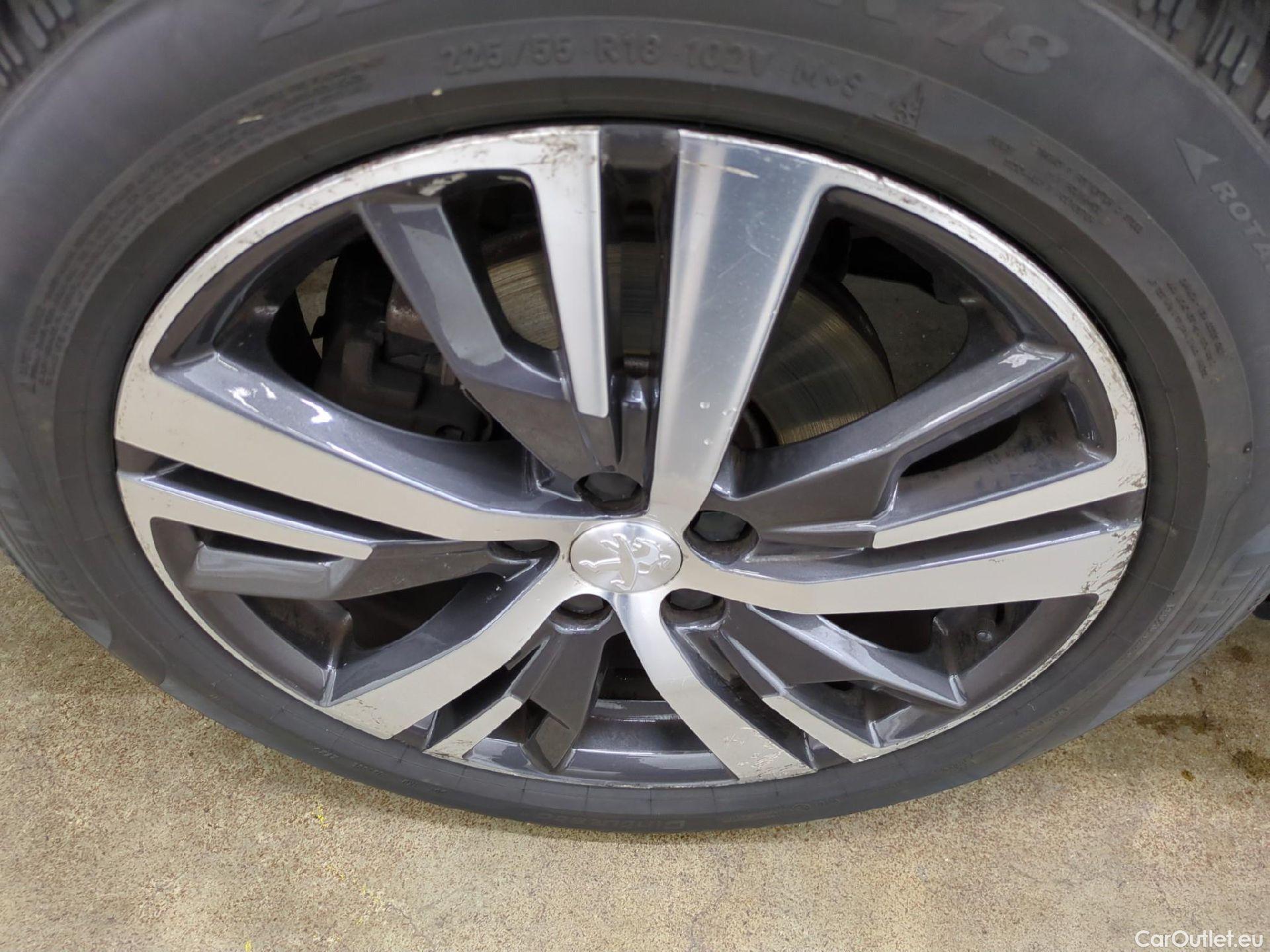  Peugeot  3008  Allure 1.2 PureTech 130CV BVA8 E6d #13