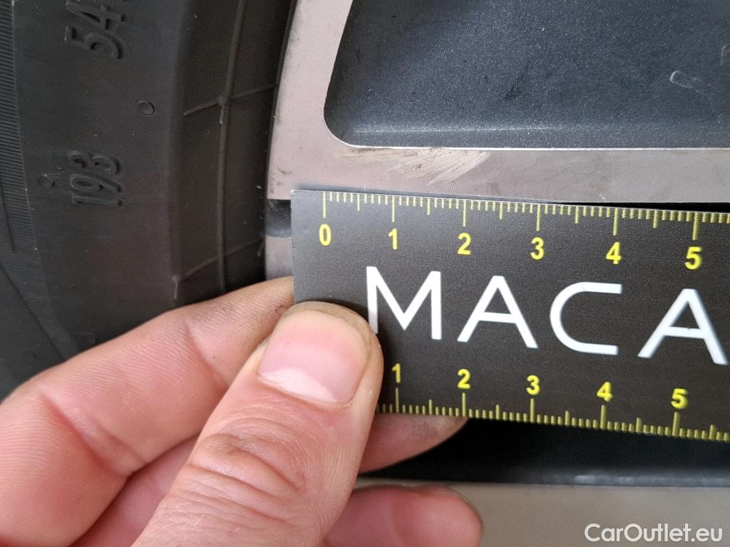  Peugeot  208  Allure Business 1.2 PureTech 100CV BVM6 E6d #38