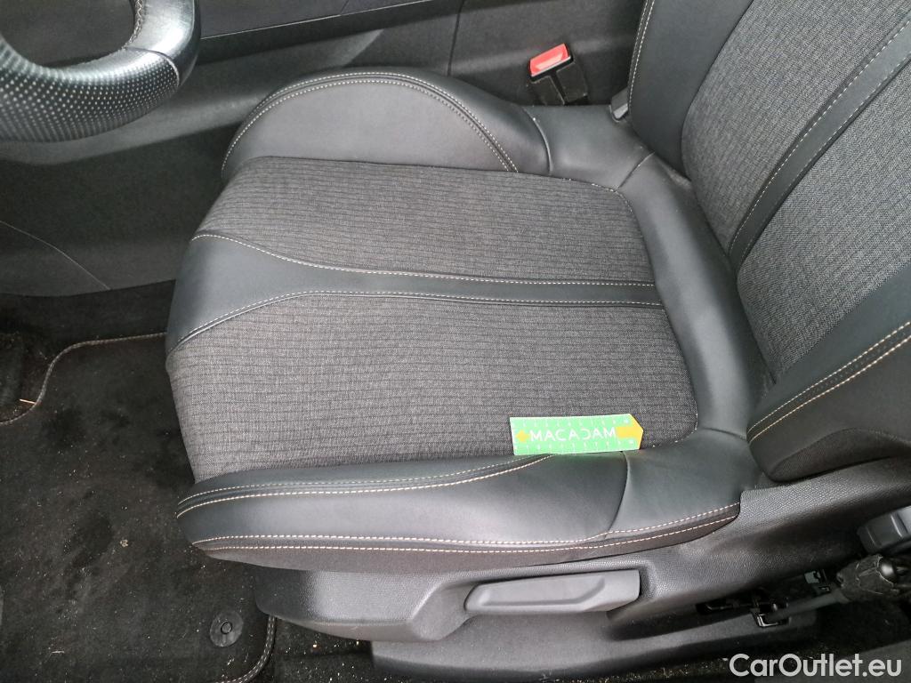  Peugeot  3008  GT Line 1.5 HDi 130CV BVA8 E6dT #22