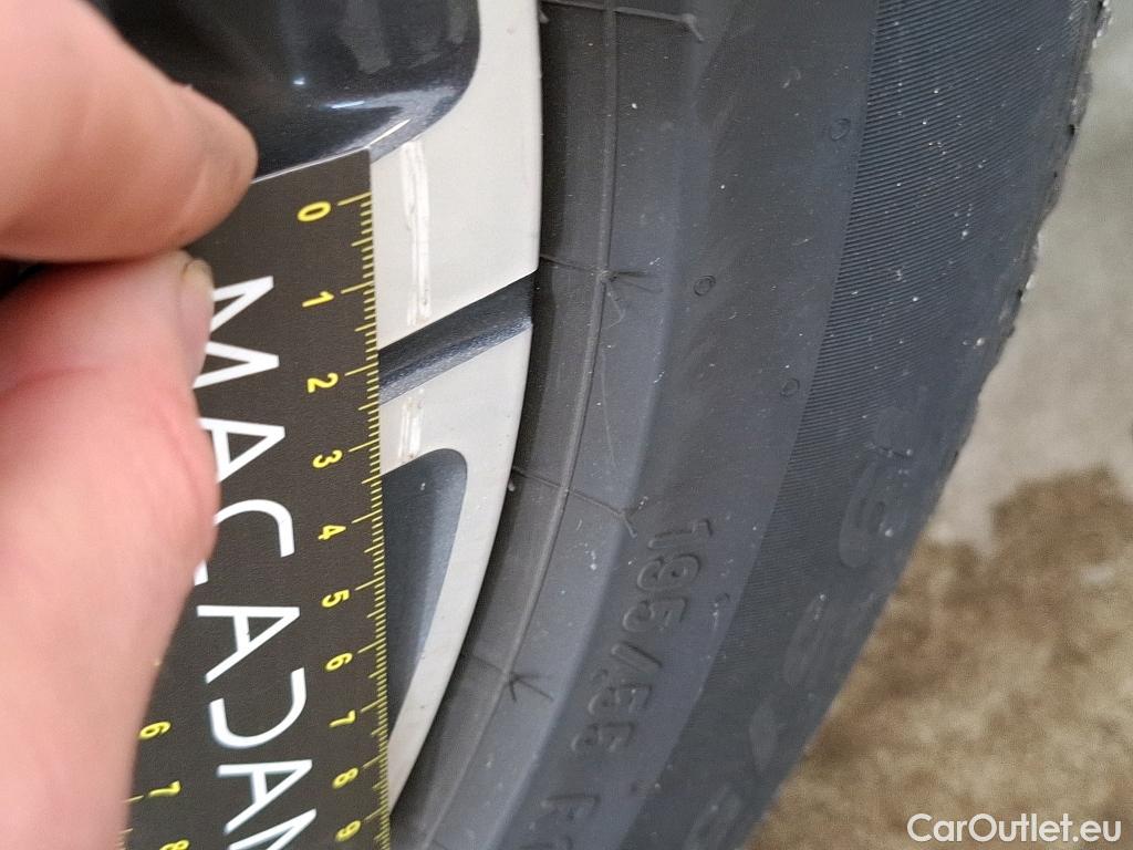  Peugeot  208  Allure Business 1.2 PureTech 100CV BVM6 E6d #36