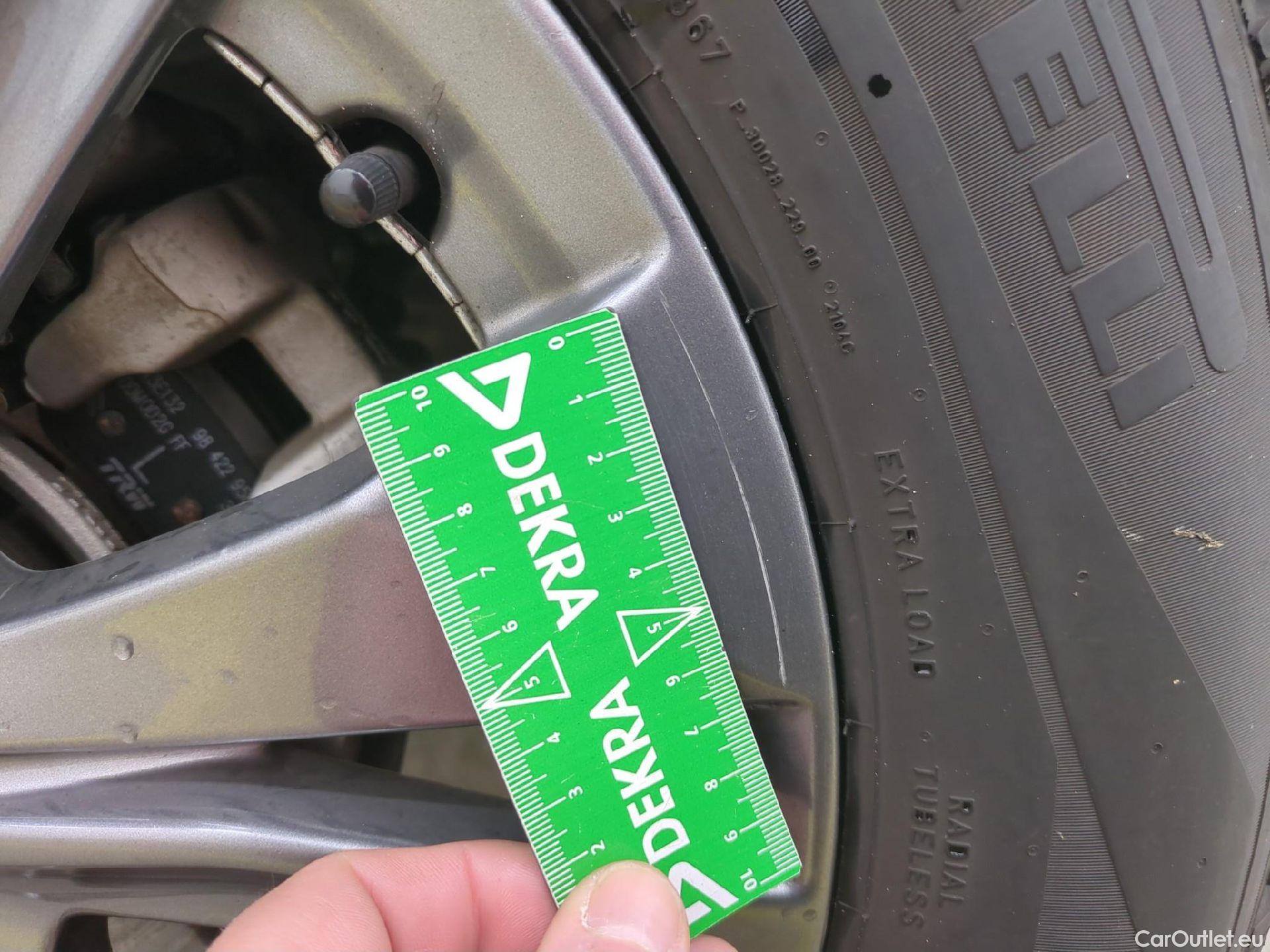  Peugeot  2008  Active Pack 1.2 PureTech 130CV BVA8 E6d #12