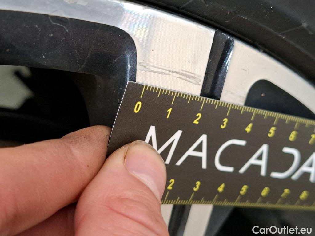  Peugeot  208  Allure Business 1.2 PureTech 100CV BVM6 E6d #33