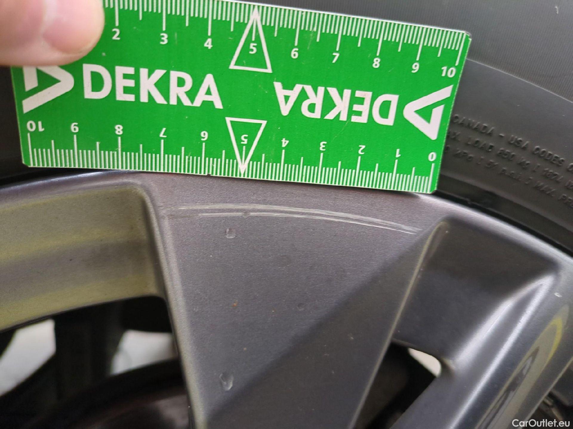  Peugeot  2008  Active Pack 1.2 PureTech 130CV BVA8 E6d #8