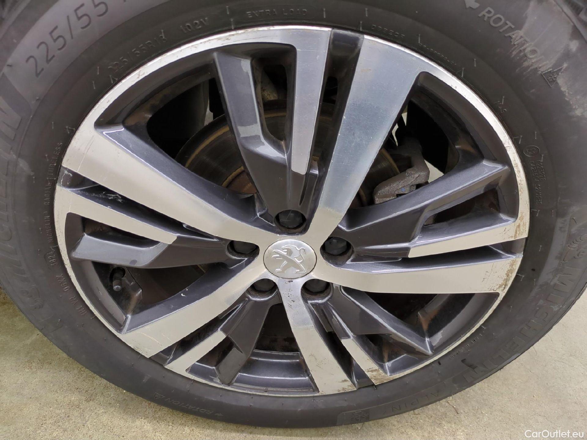  Peugeot  3008  Allure 1.2 PureTech 130CV BVA8 E6d #19