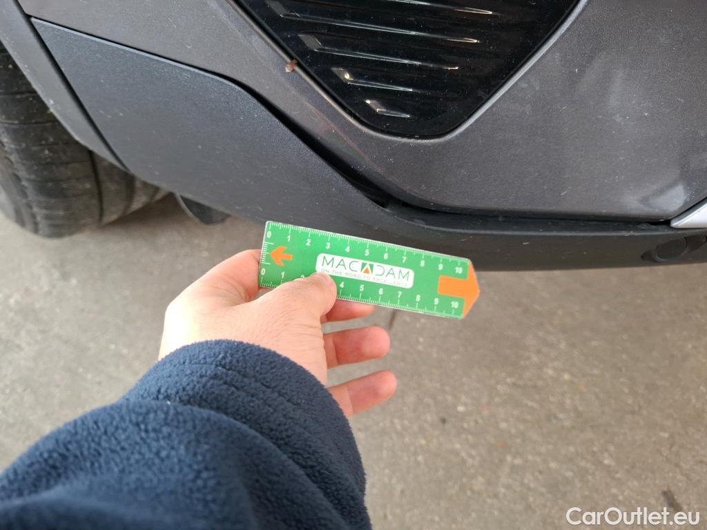  Peugeot  3008 PEUGEOT  / 2020 / 5P / SUV 1.6 HYBRID 225 E-EAT8 Allure #26