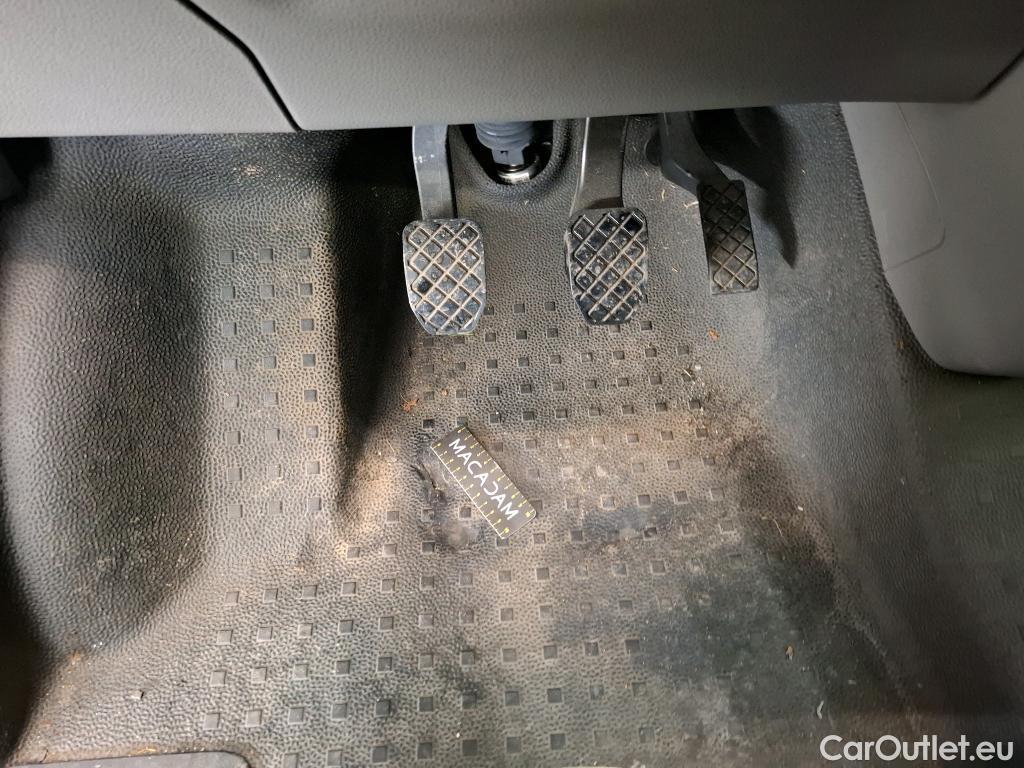  Volkswagen  Transporter VOLKSWAGEN  / 2019 / 4P / Fourgon tôlé 2.0 TDi 110 L1H1 Business #12