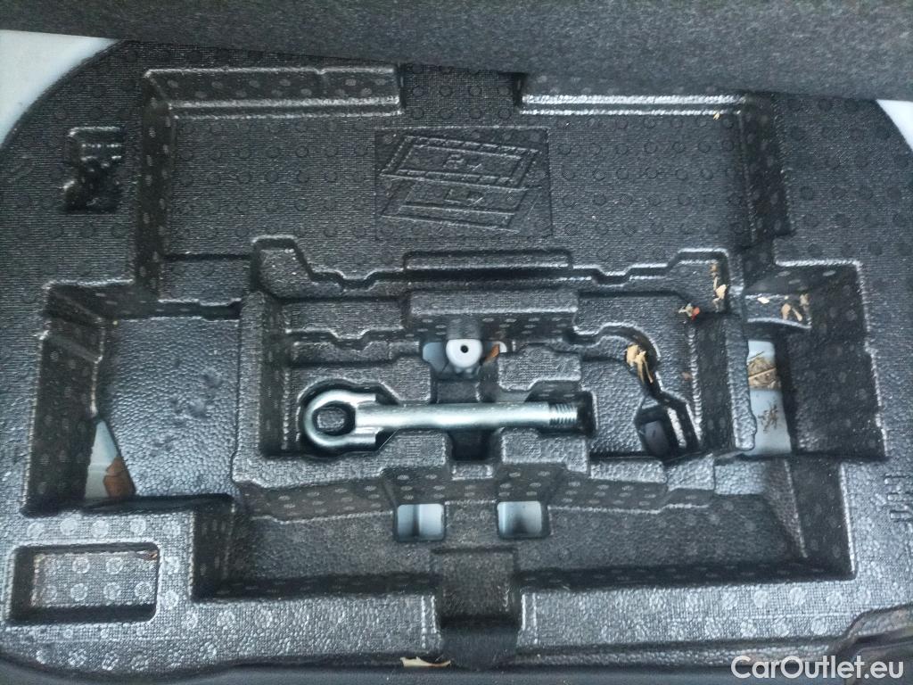  Toyota  Corolla TOYOTA  1.8 125H ACTIVE TECH E-CVT #16