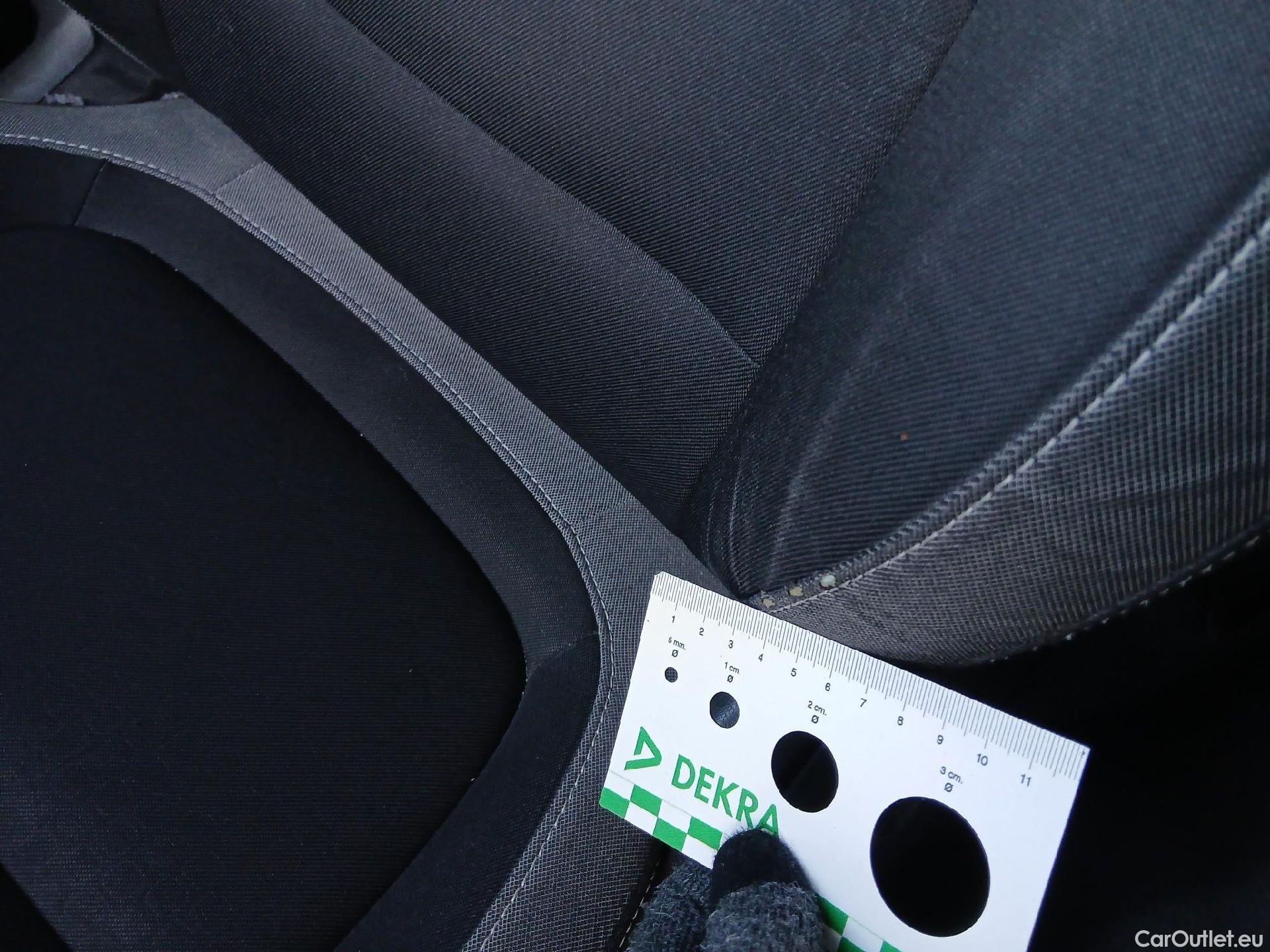  Hyundai  Konna HYUNDAI Kona / 2017 / 5P / todoterreno 1.6 GDI HEV Klass DCT #31