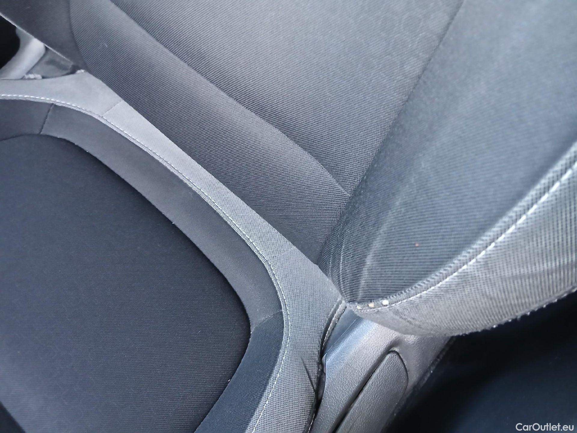  Hyundai  Konna HYUNDAI Kona / 2017 / 5P / todoterreno 1.6 GDI HEV Klass DCT #32