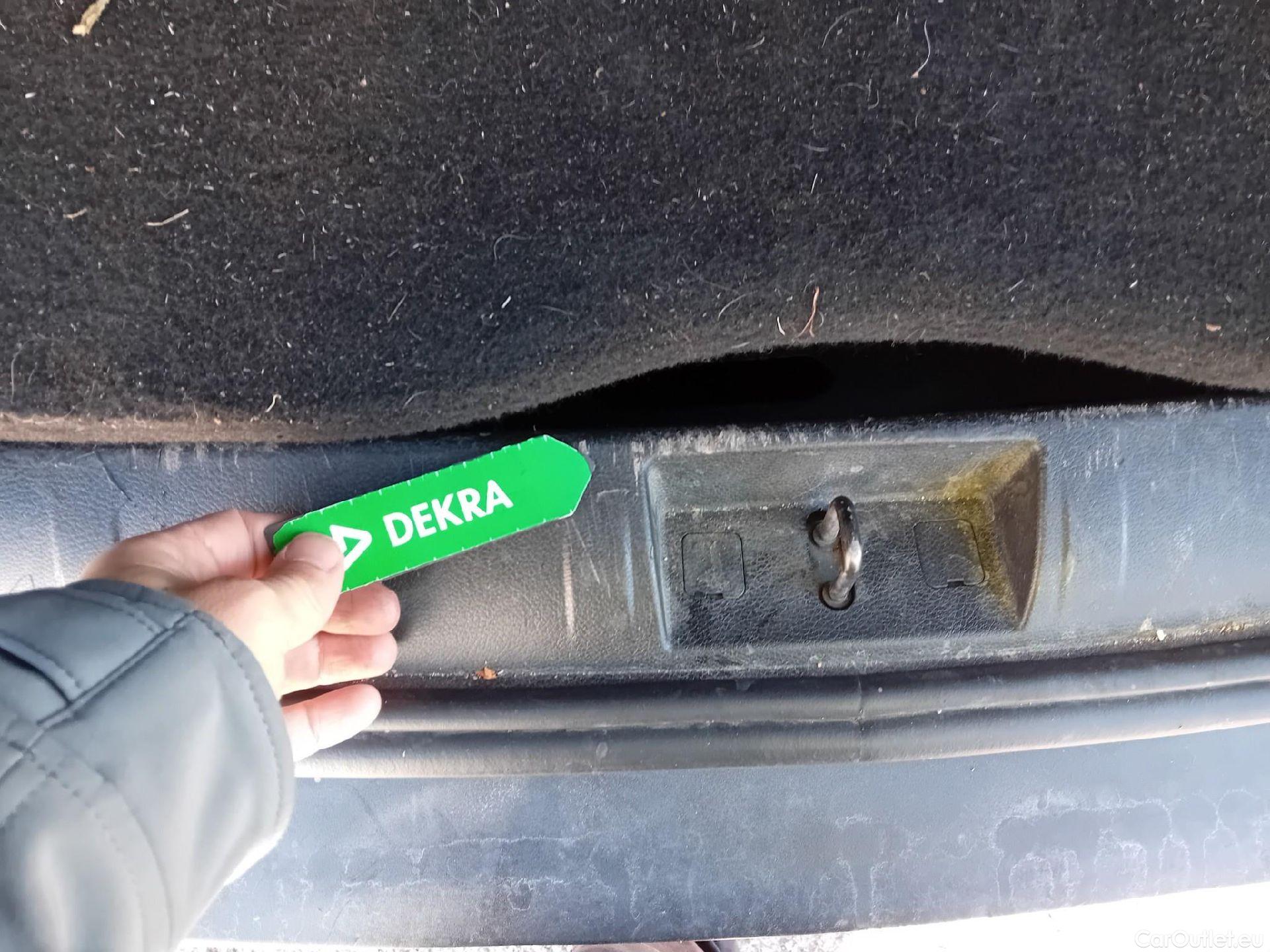  Jeep  Patriot JEEP Renegade / 2014 / 5P / todoterreno Limited 1.0G 88kW (120CV) 4x2 (AC) #64