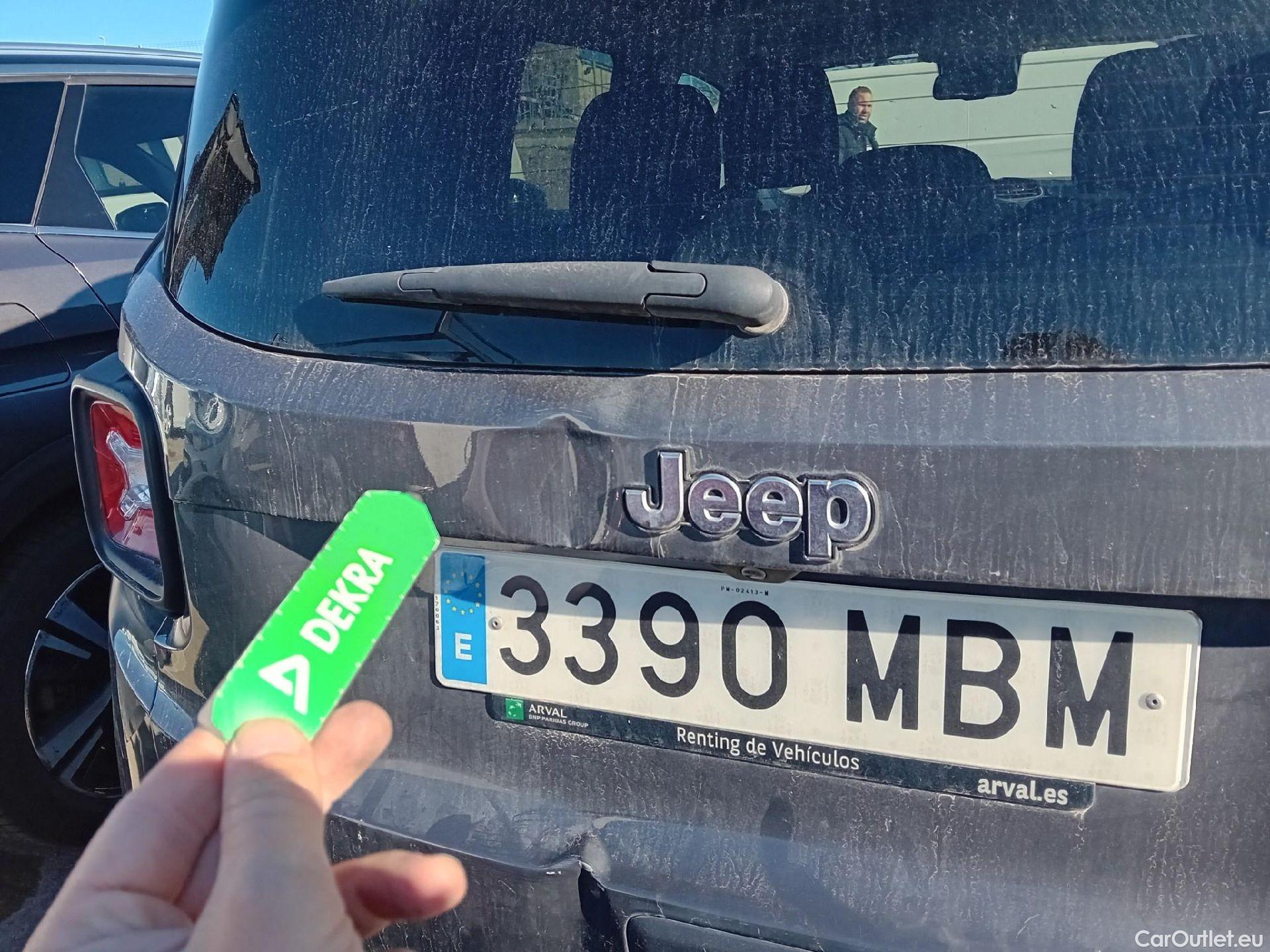  Jeep  Patriot JEEP Renegade / 2014 / 5P / todoterreno Limited 1.0G 88kW (120CV) 4x2 (AC) #42