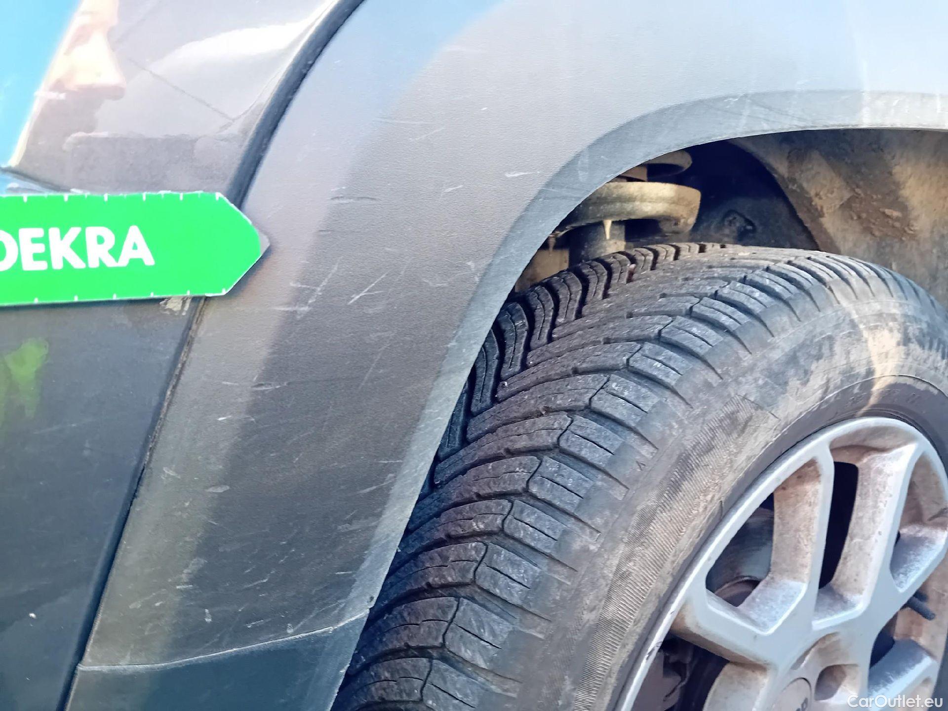  Jeep  Patriot JEEP Renegade / 2014 / 5P / todoterreno Limited 1.0G 88kW (120CV) 4x2 (AC) #17