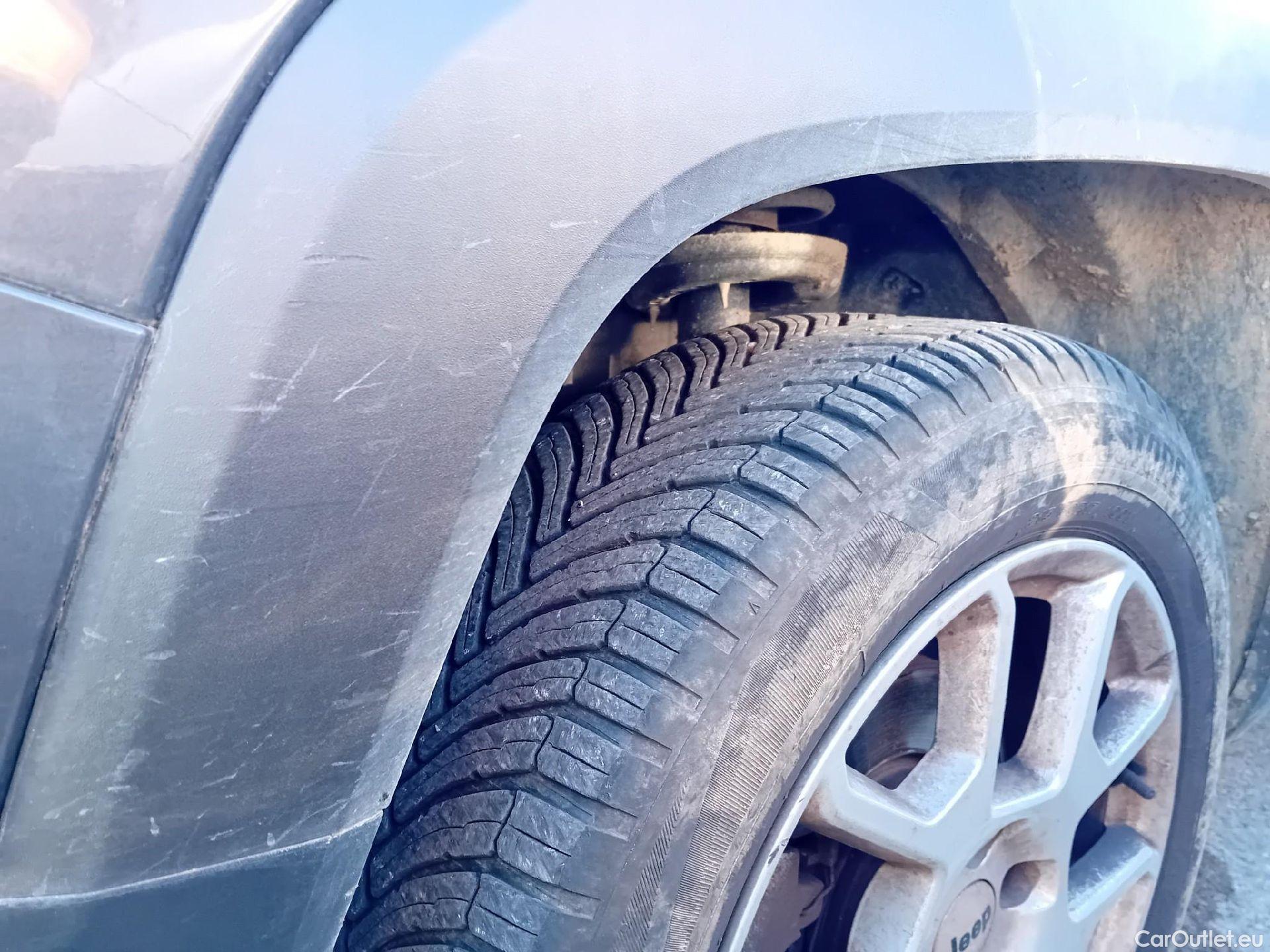  Jeep  Patriot JEEP Renegade / 2014 / 5P / todoterreno Limited 1.0G 88kW (120CV) 4x2 (AC) #18